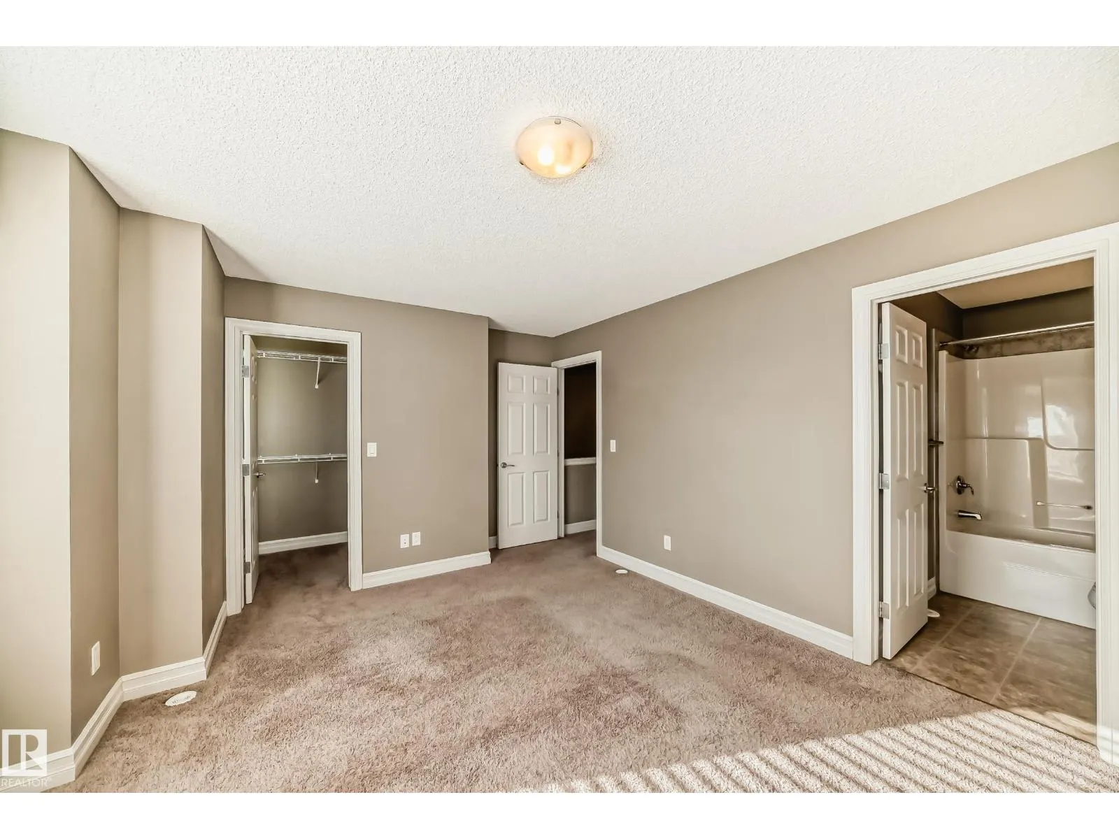 #54 3625 144 AV NW