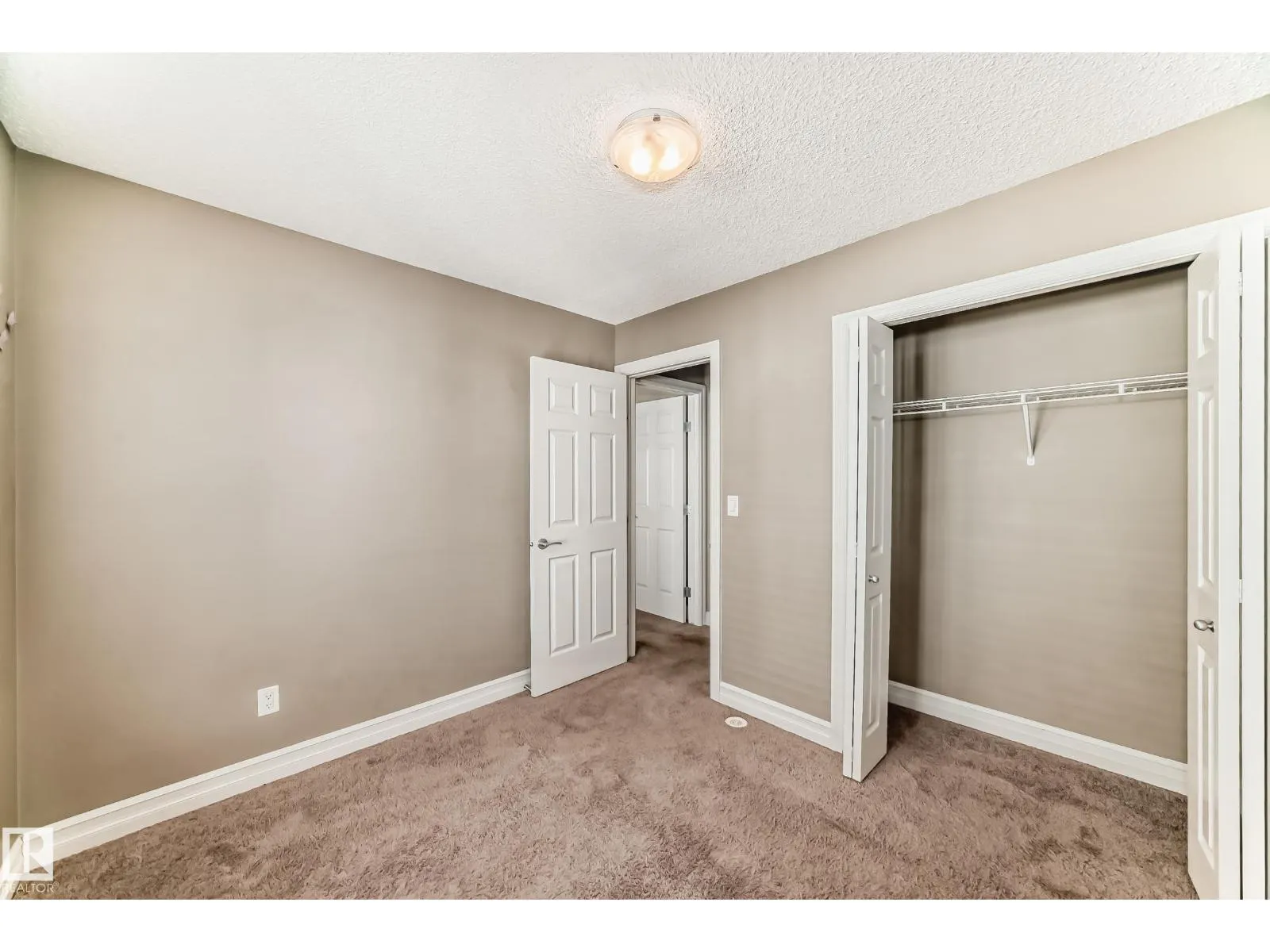 #54 3625 144 AV NW