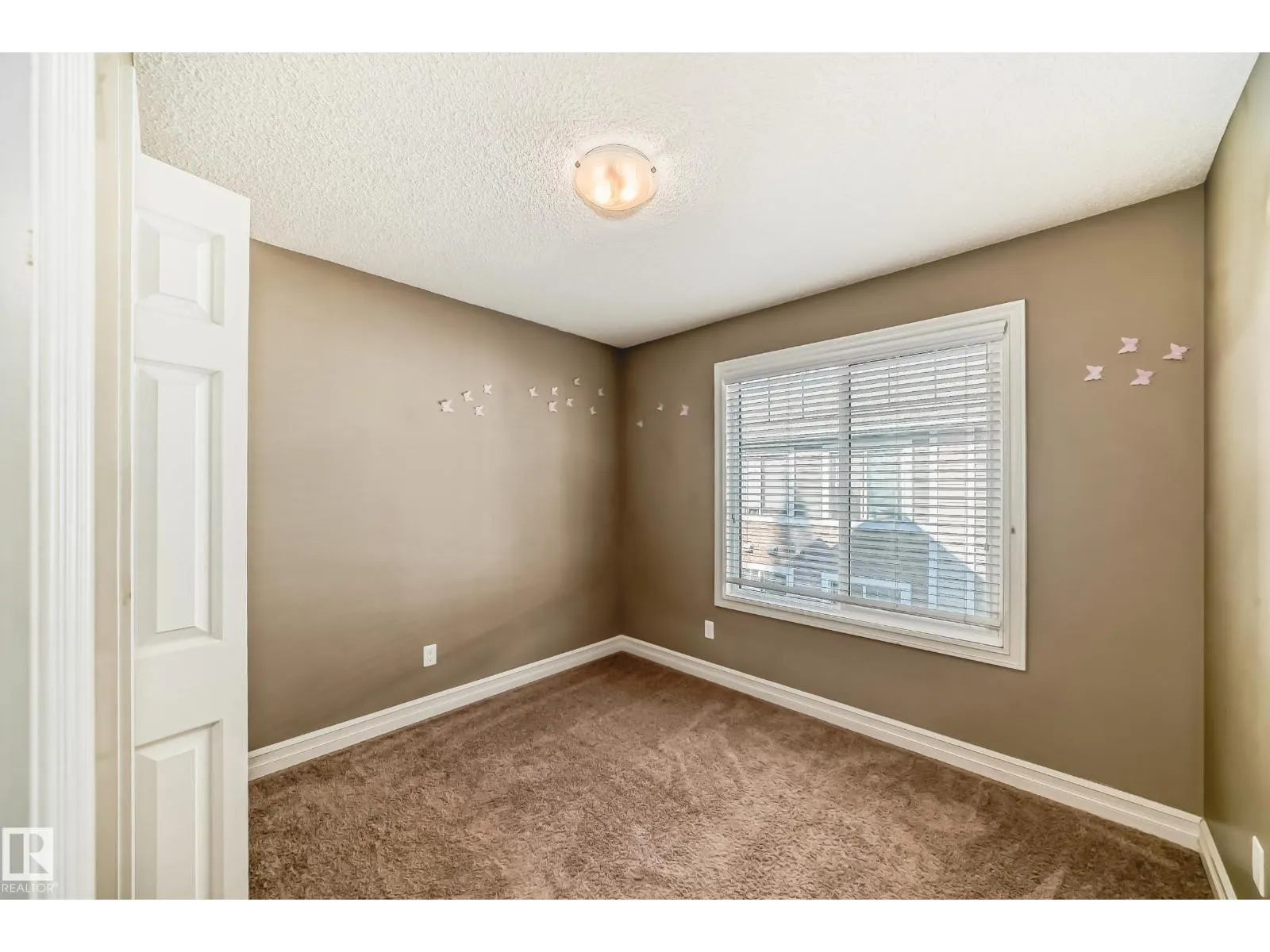 #54 3625 144 AV NW