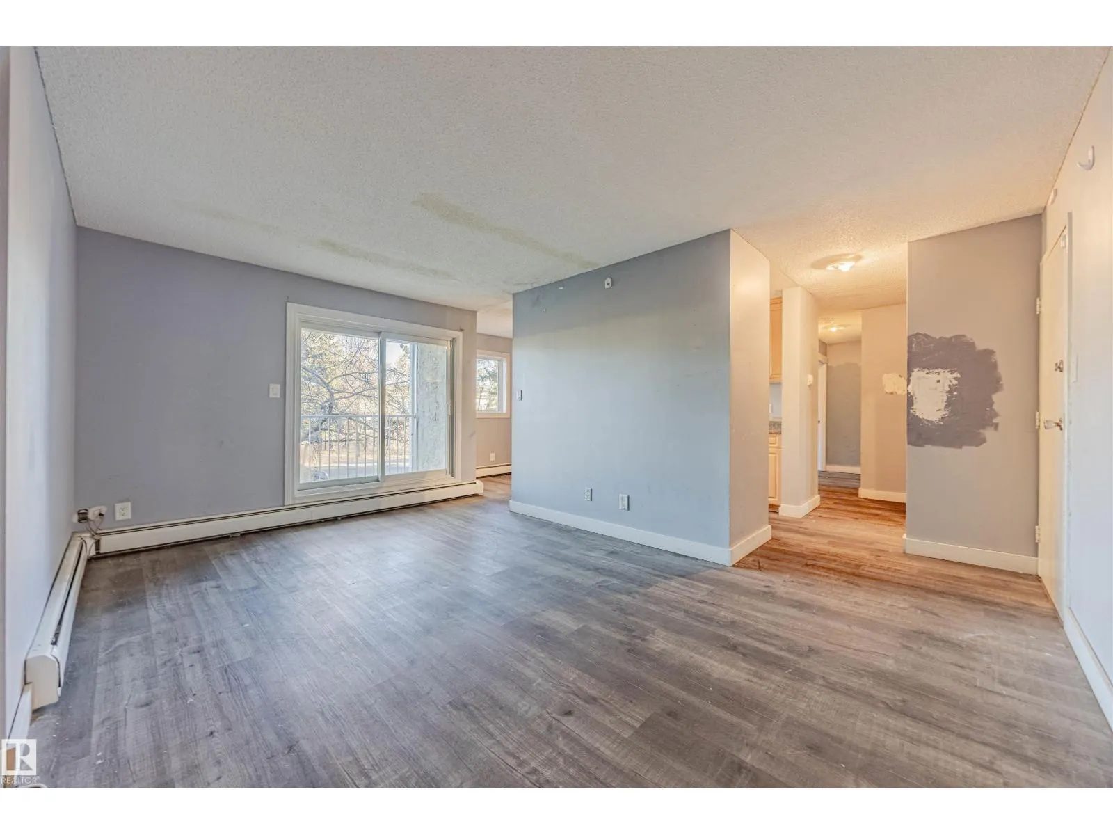 #28 11255 31 AV NW