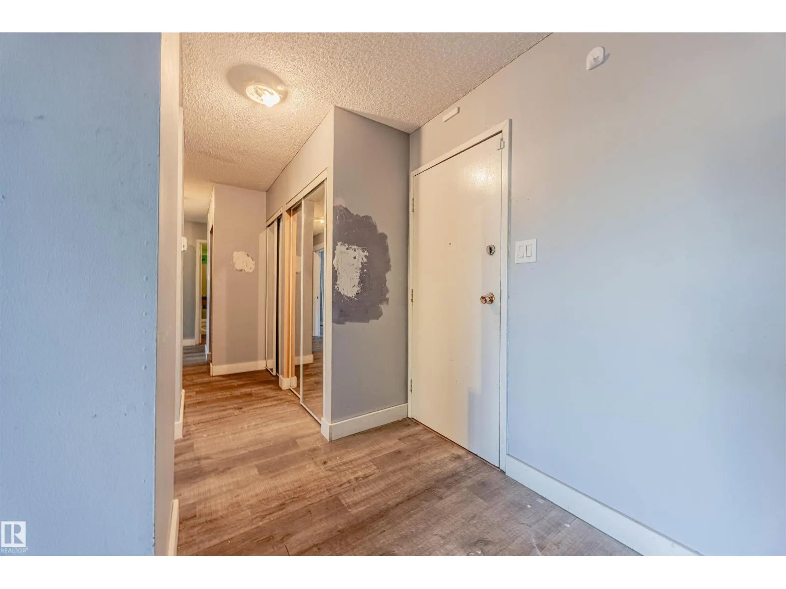 #28 11255 31 AV NW