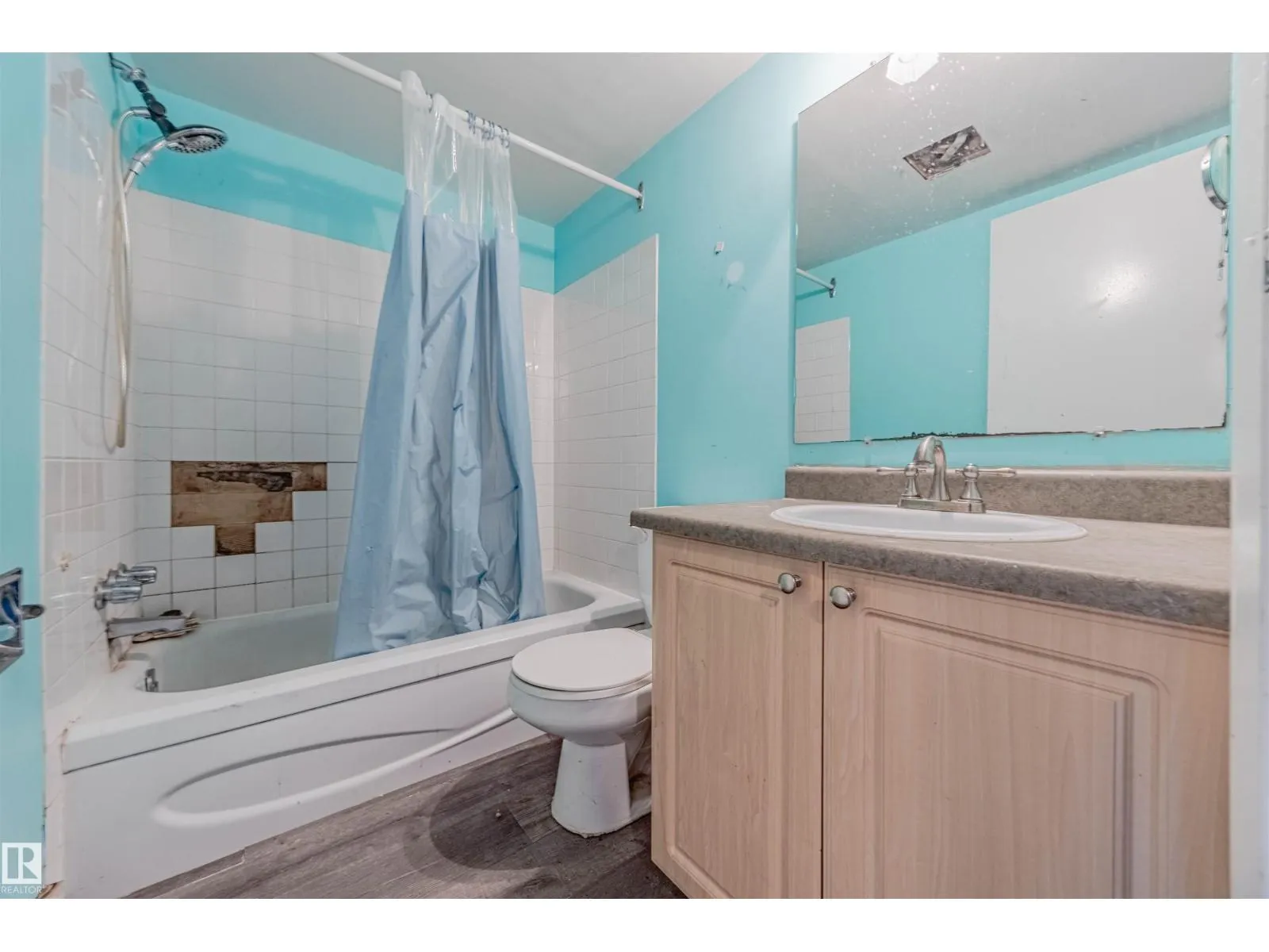 #28 11255 31 AV NW
