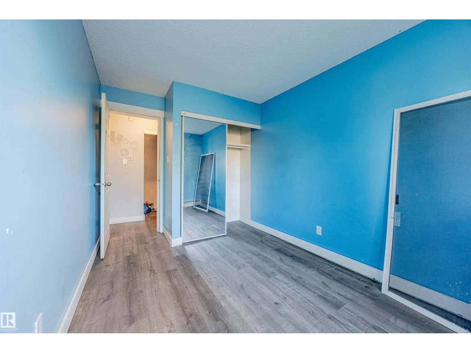 #28 11255 31 AV NW