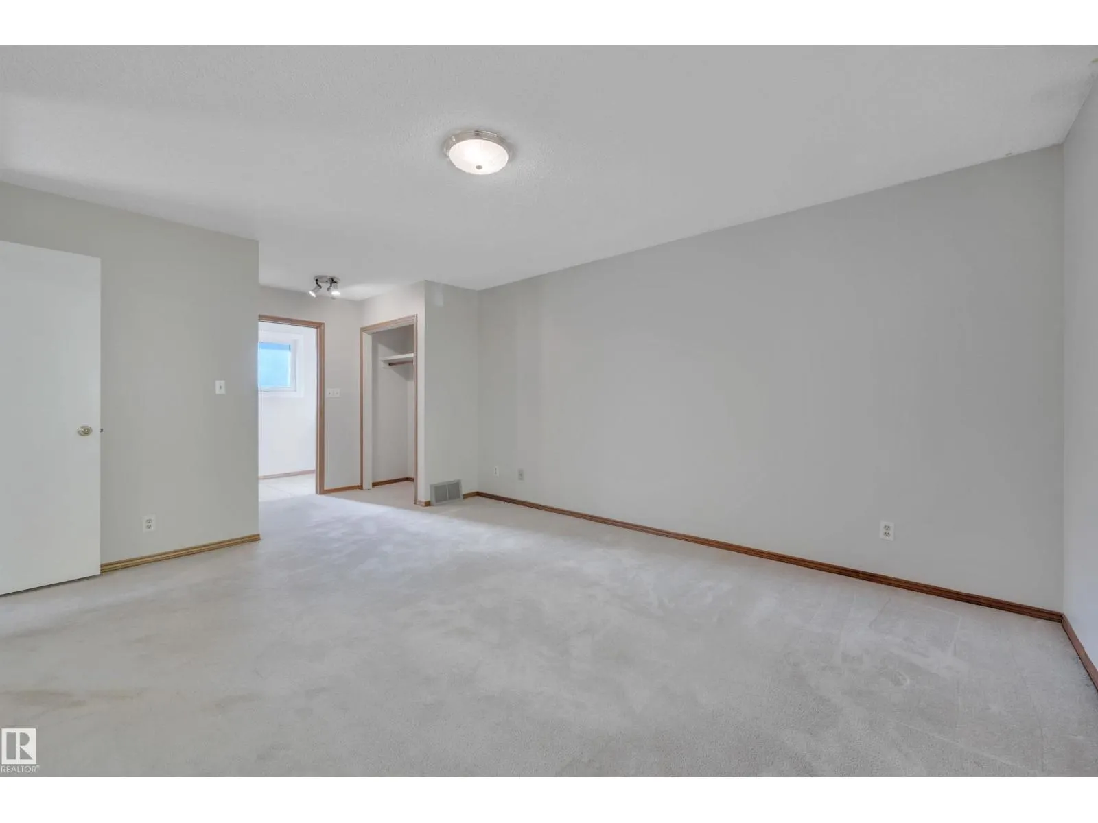 9747 81 AV NW