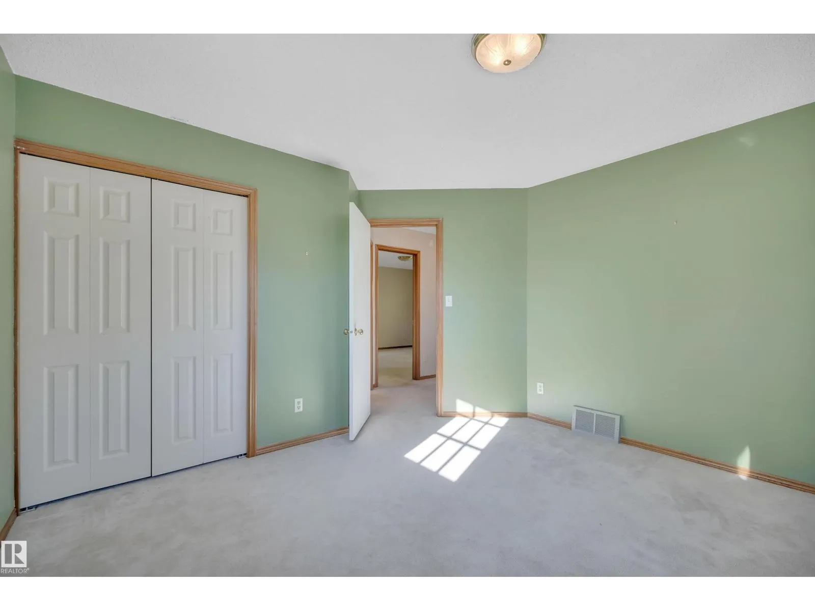 9747 81 AV NW