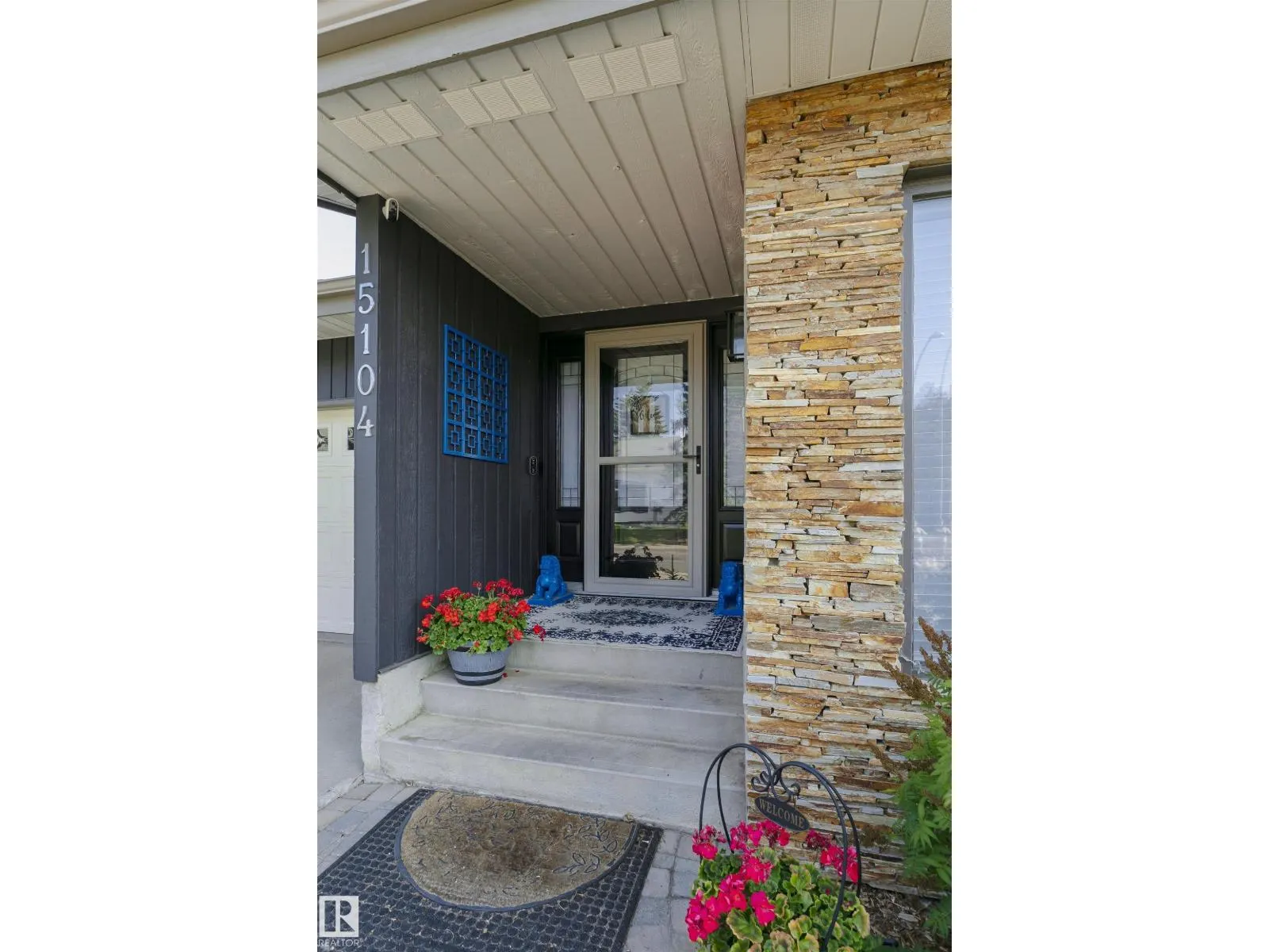 15104 42 AV NW