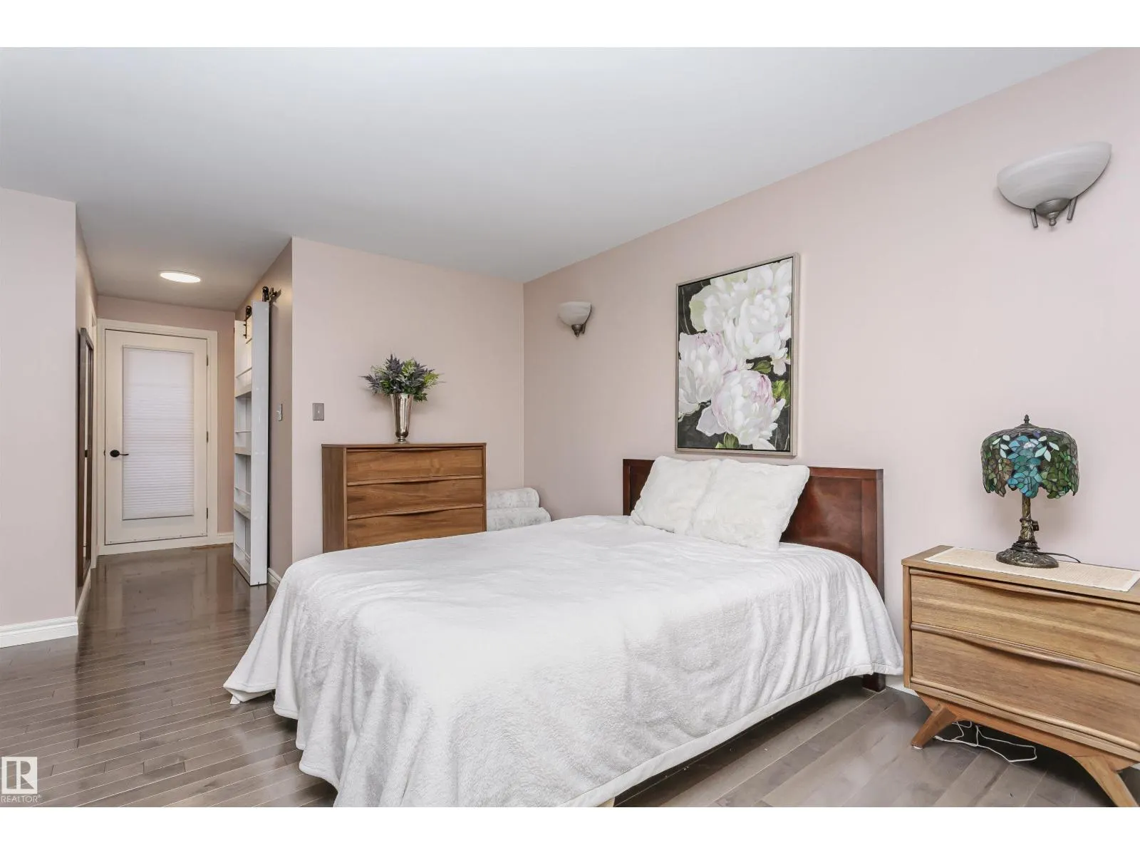 15104 42 AV NW