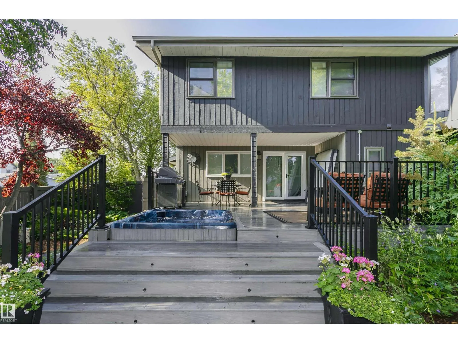15104 42 AV NW