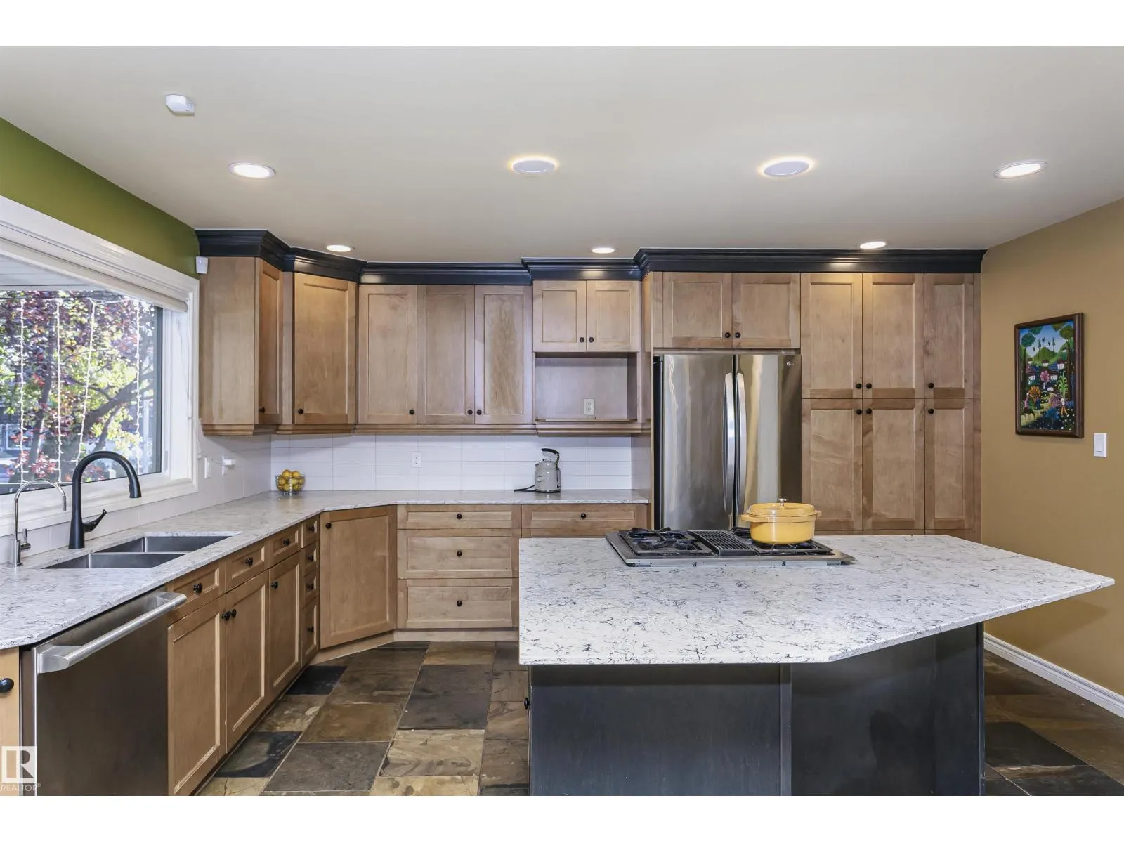15104 42 AV NW