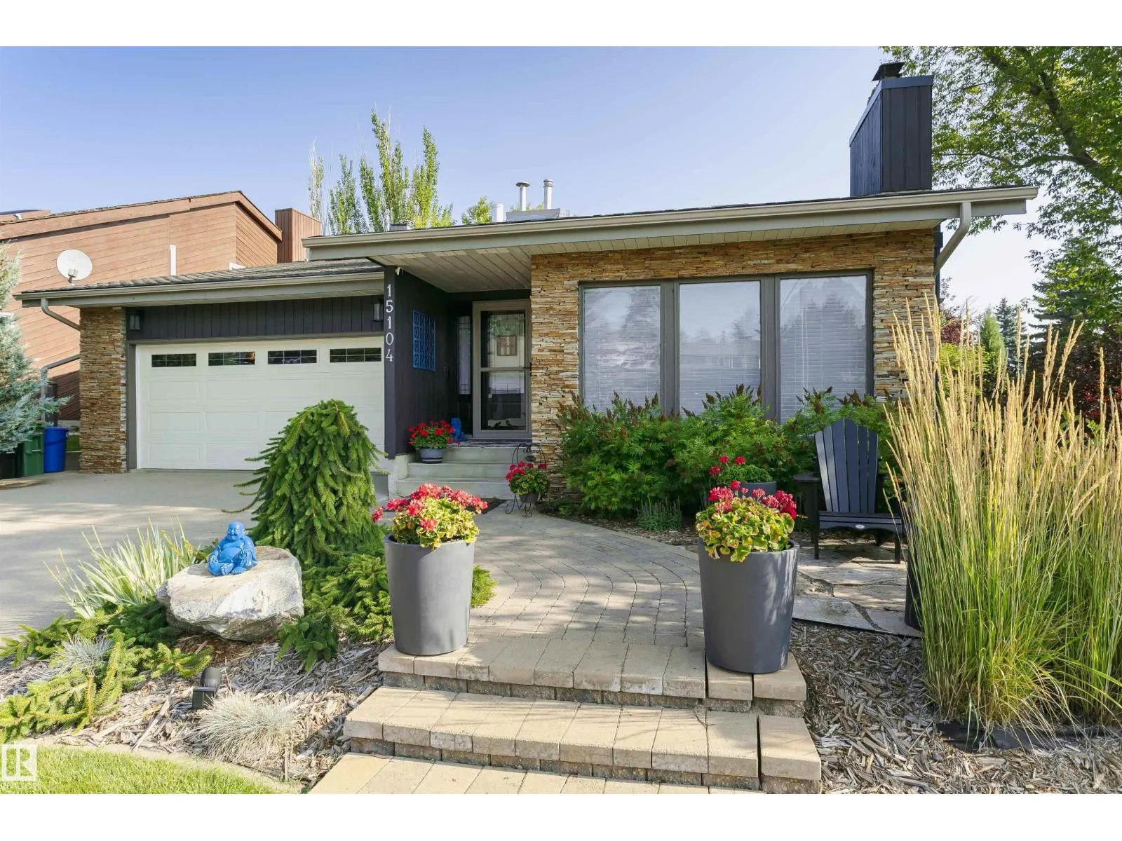15104 42 AV NW