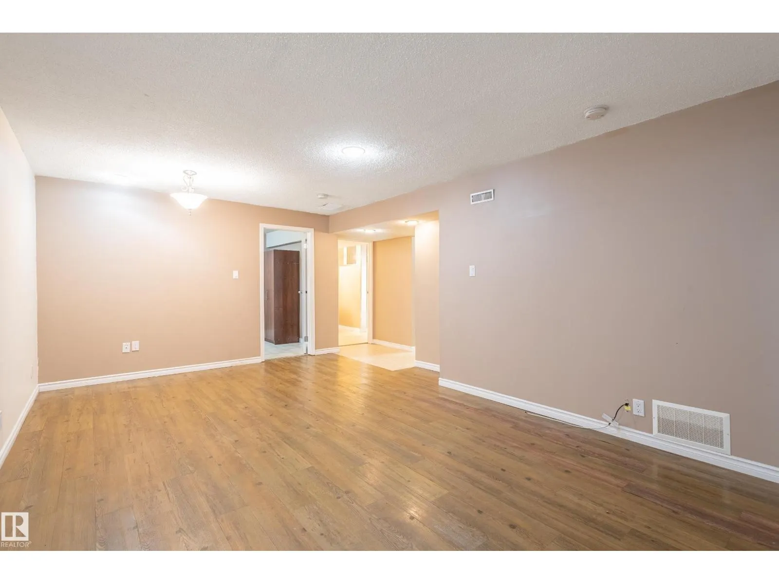20 GRANDVILLE AV