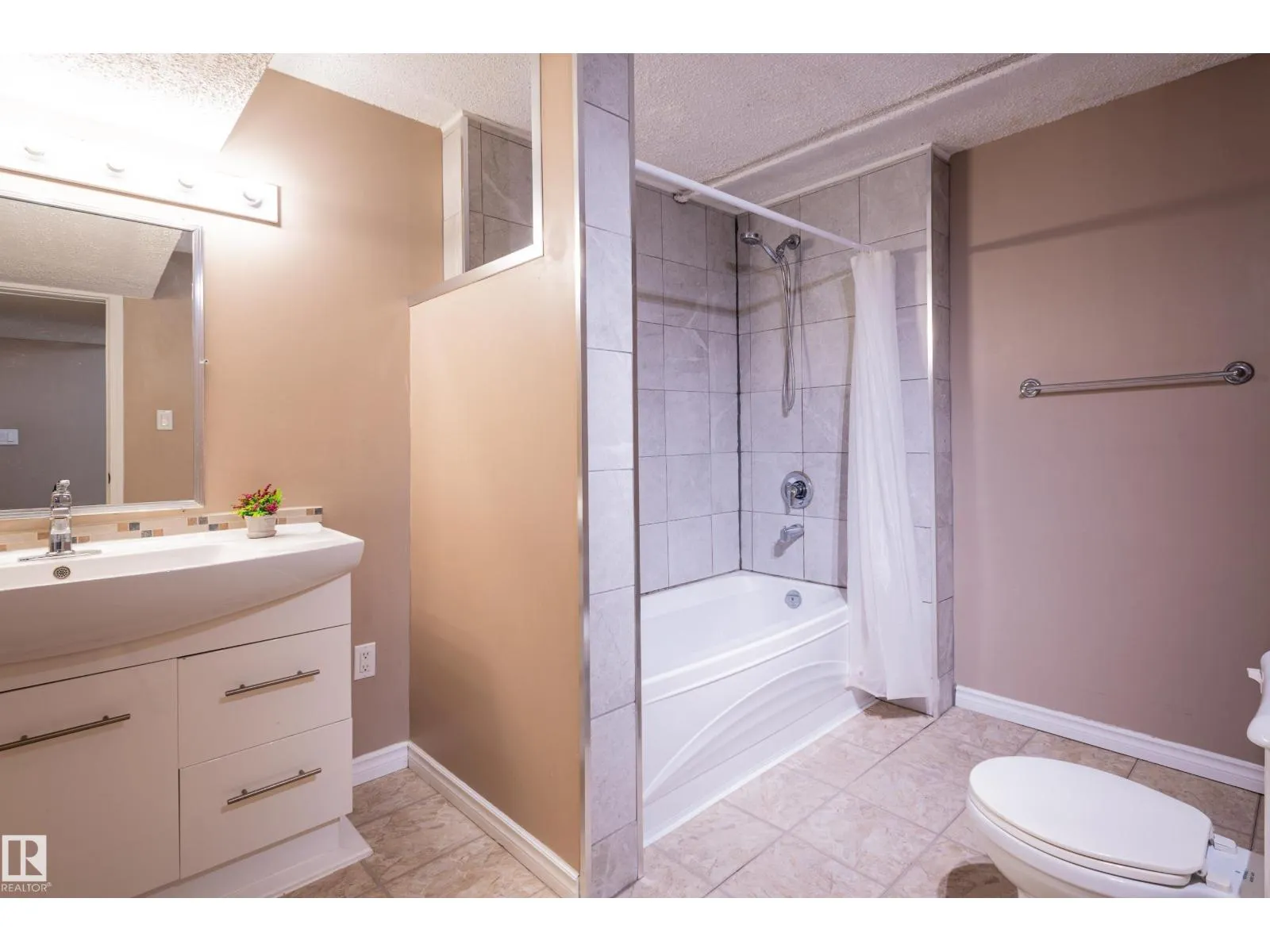 20 GRANDVILLE AV