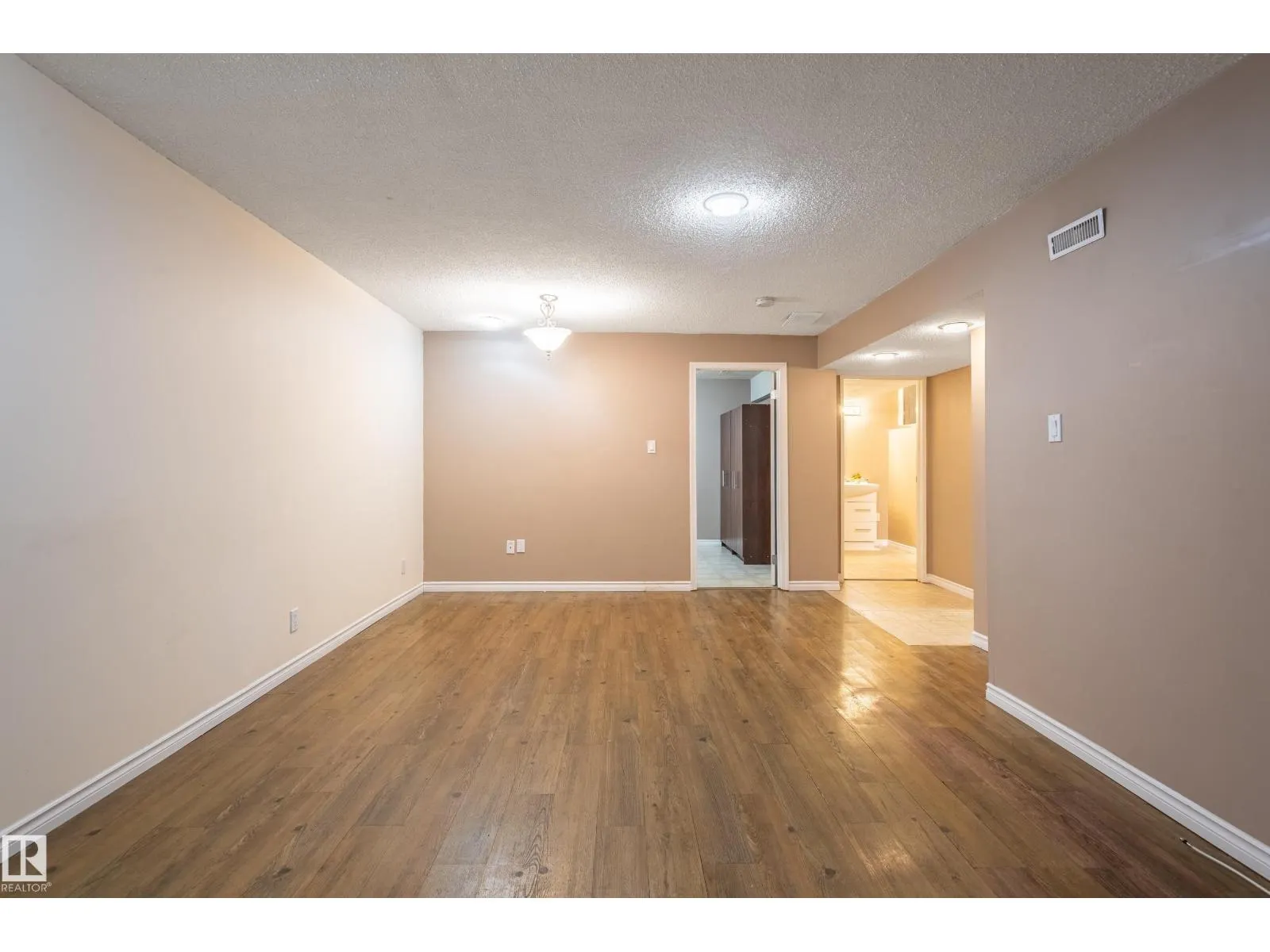 20 GRANDVILLE AV