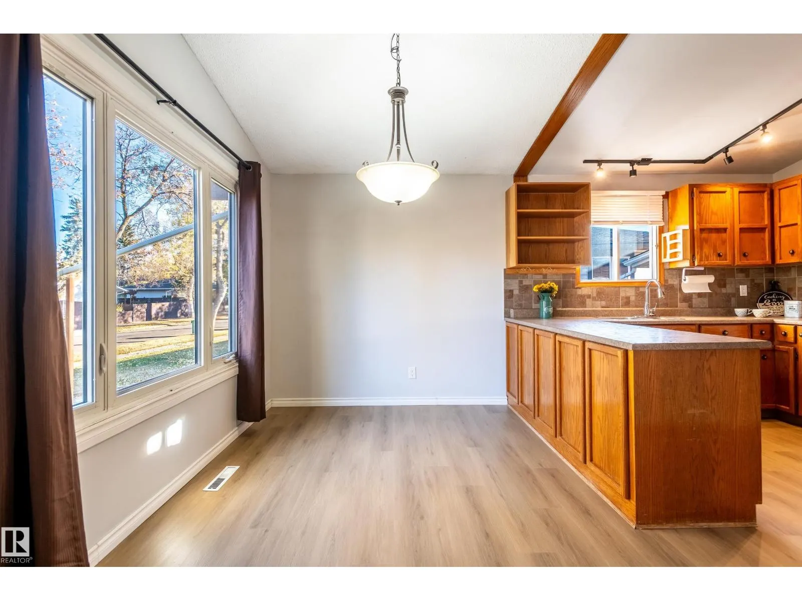 20 GRANDVILLE AV