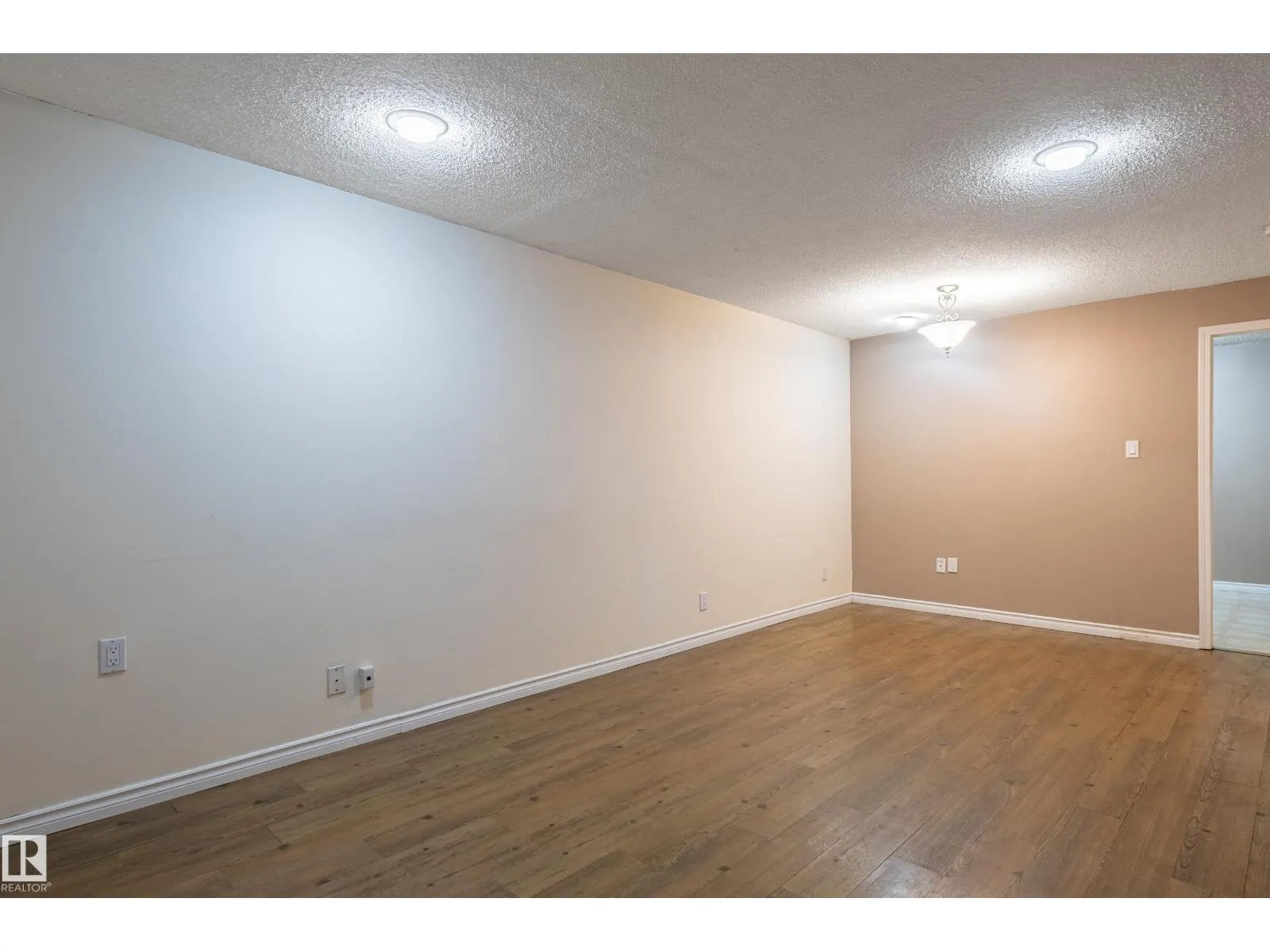 20 GRANDVILLE AV