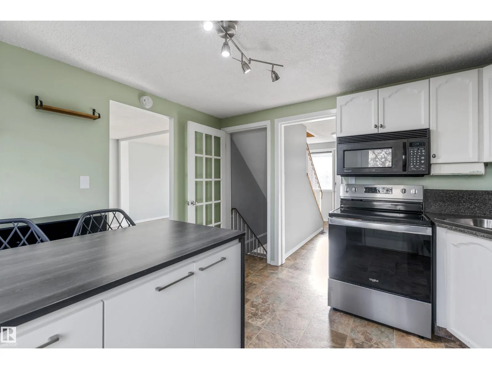 175 RIDGEWOOD