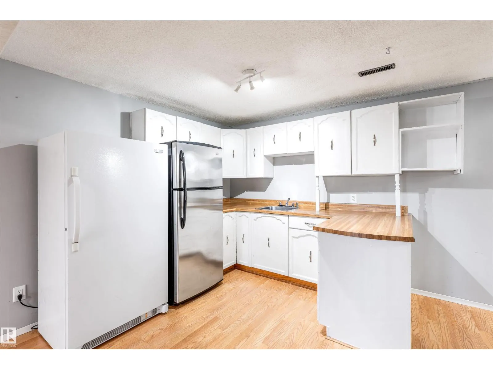 175 RIDGEWOOD