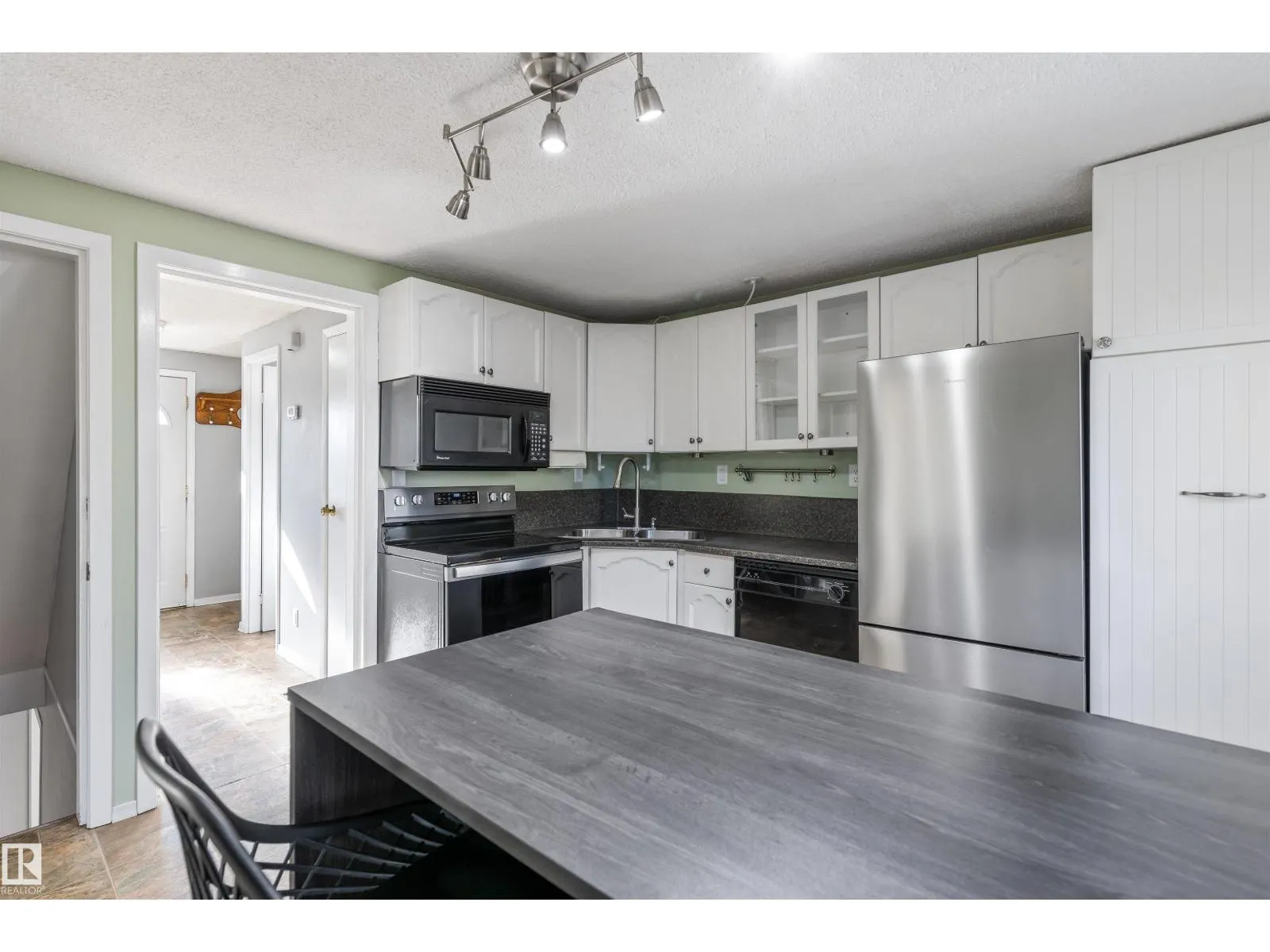175 RIDGEWOOD