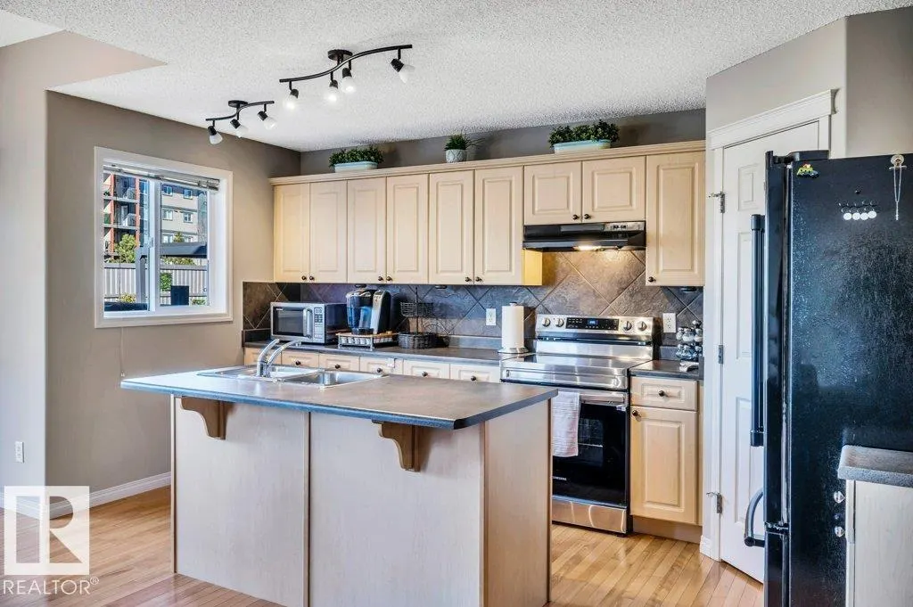 16306 49 ST NW
