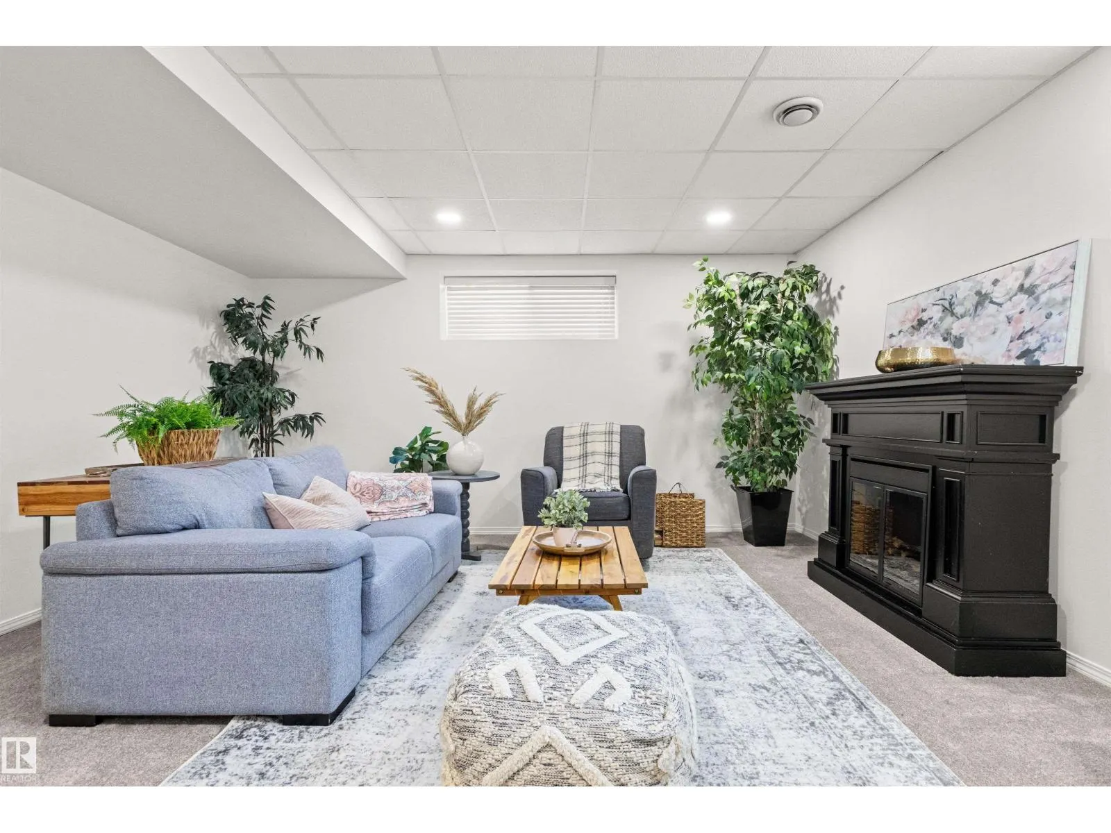 82 Oakridge DR N