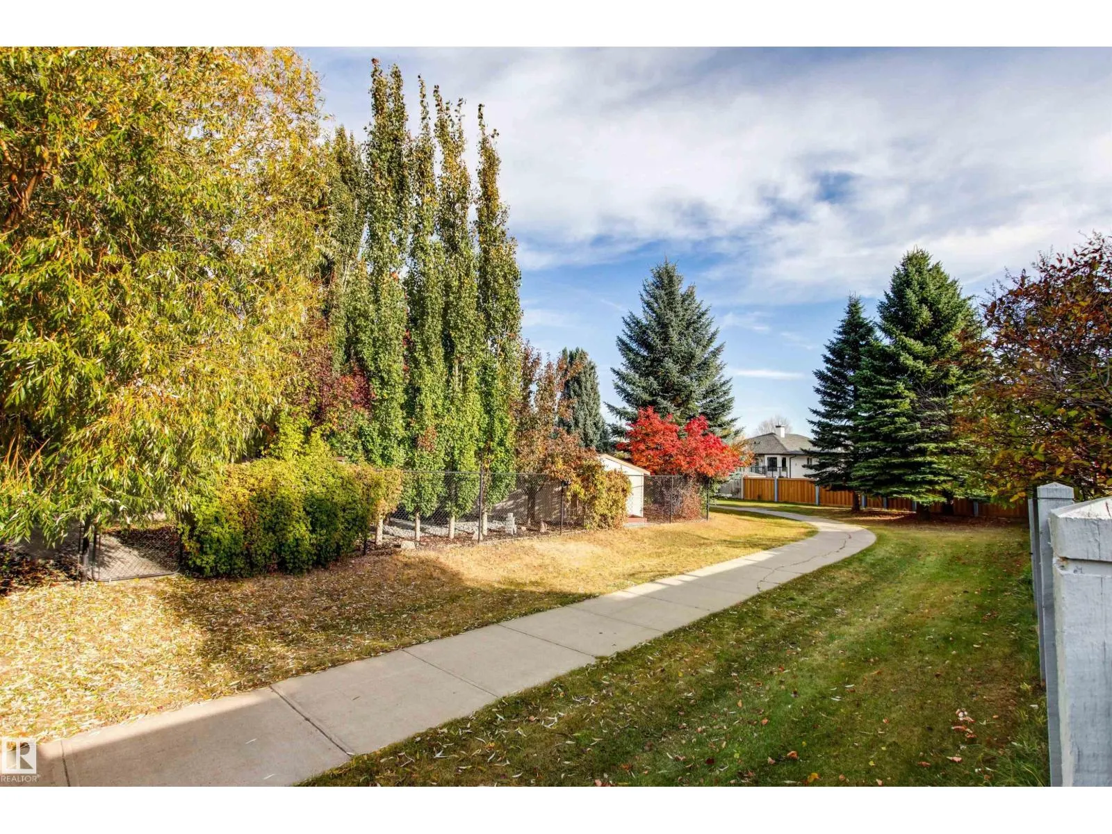 82 Oakridge DR N