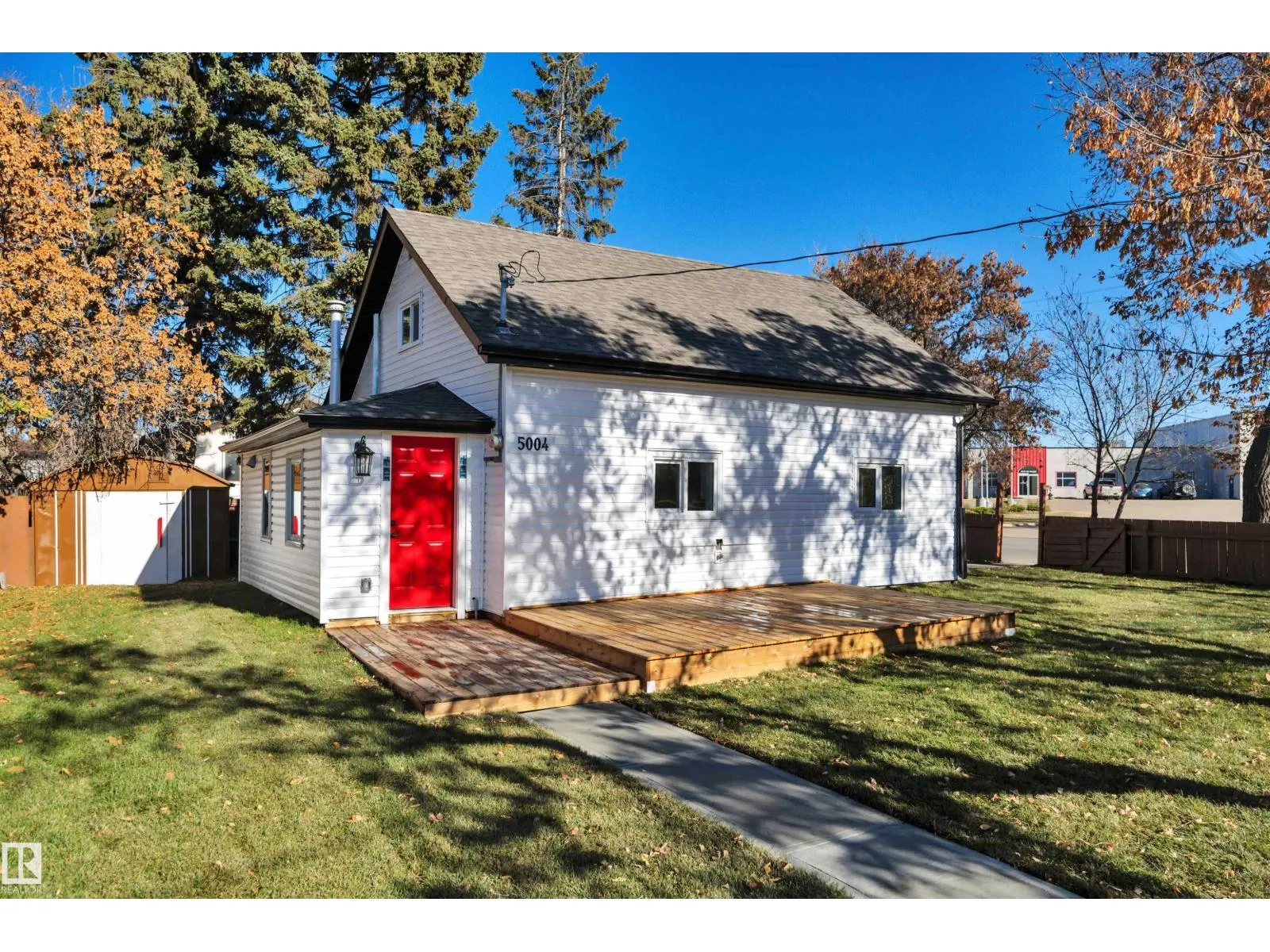5004 45th AV