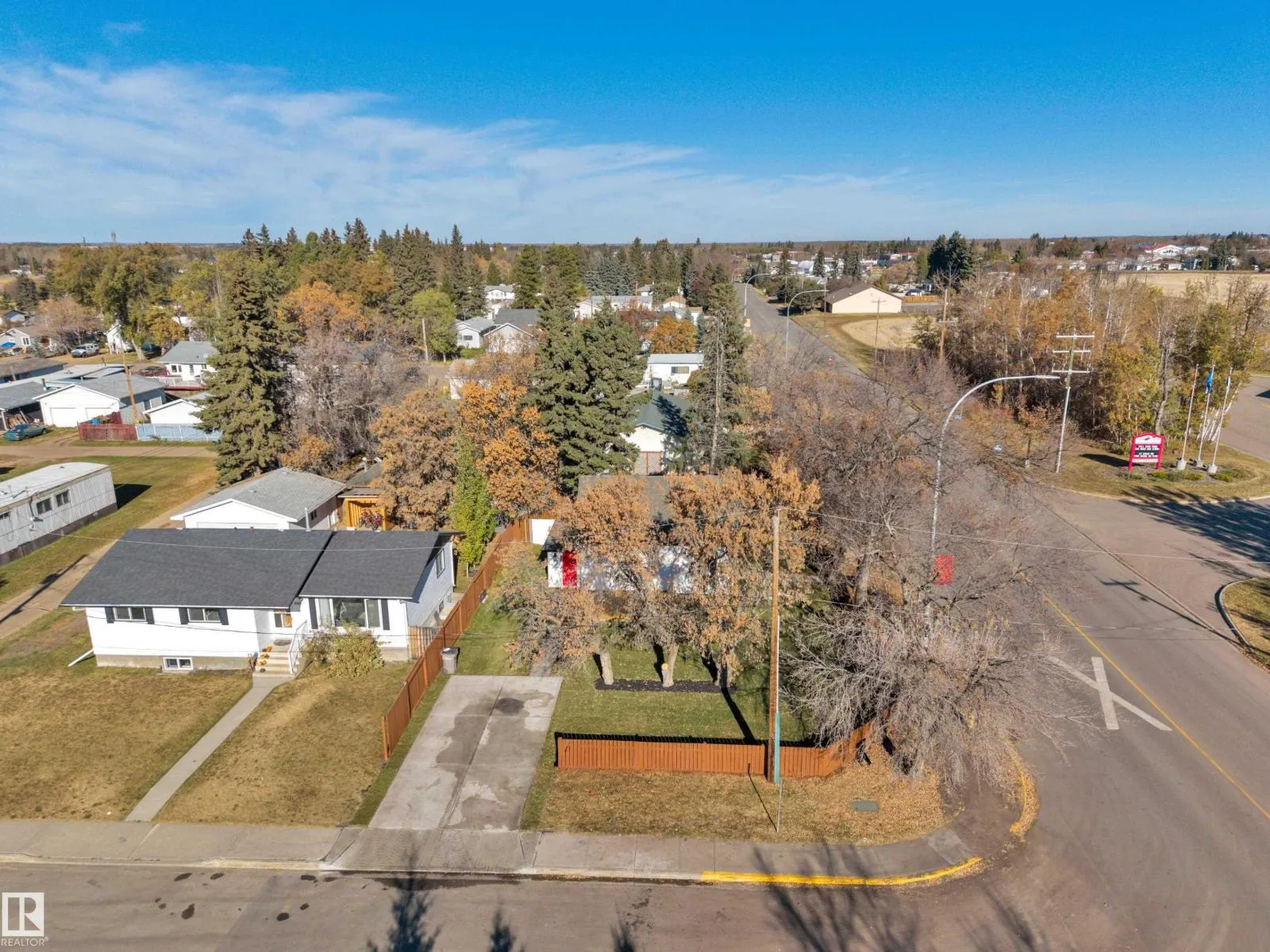 5004 45th AV