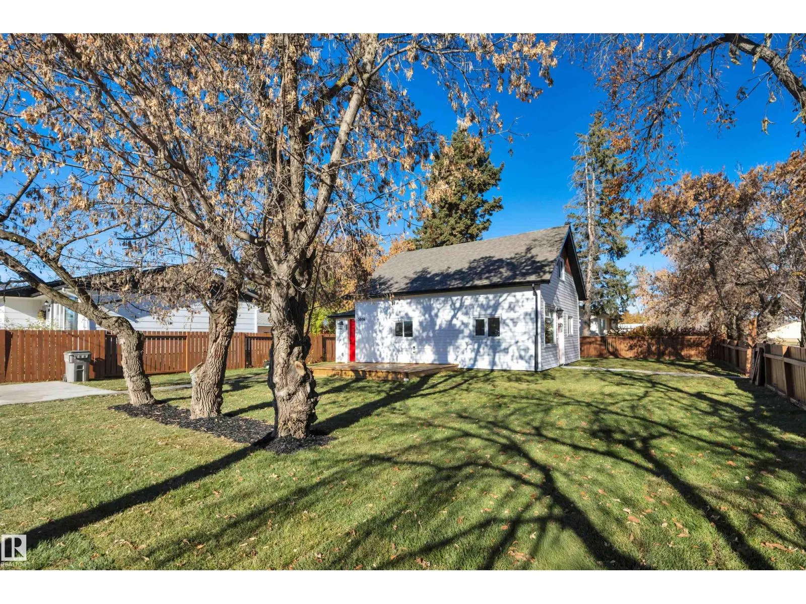 5004 45th AV