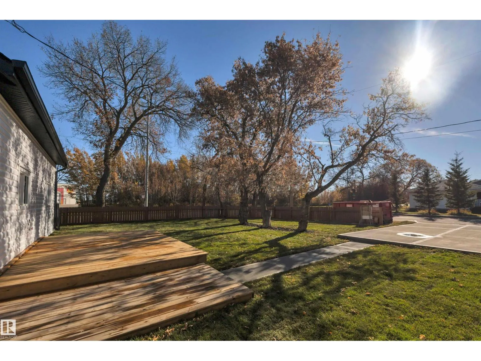 5004 45th AV
