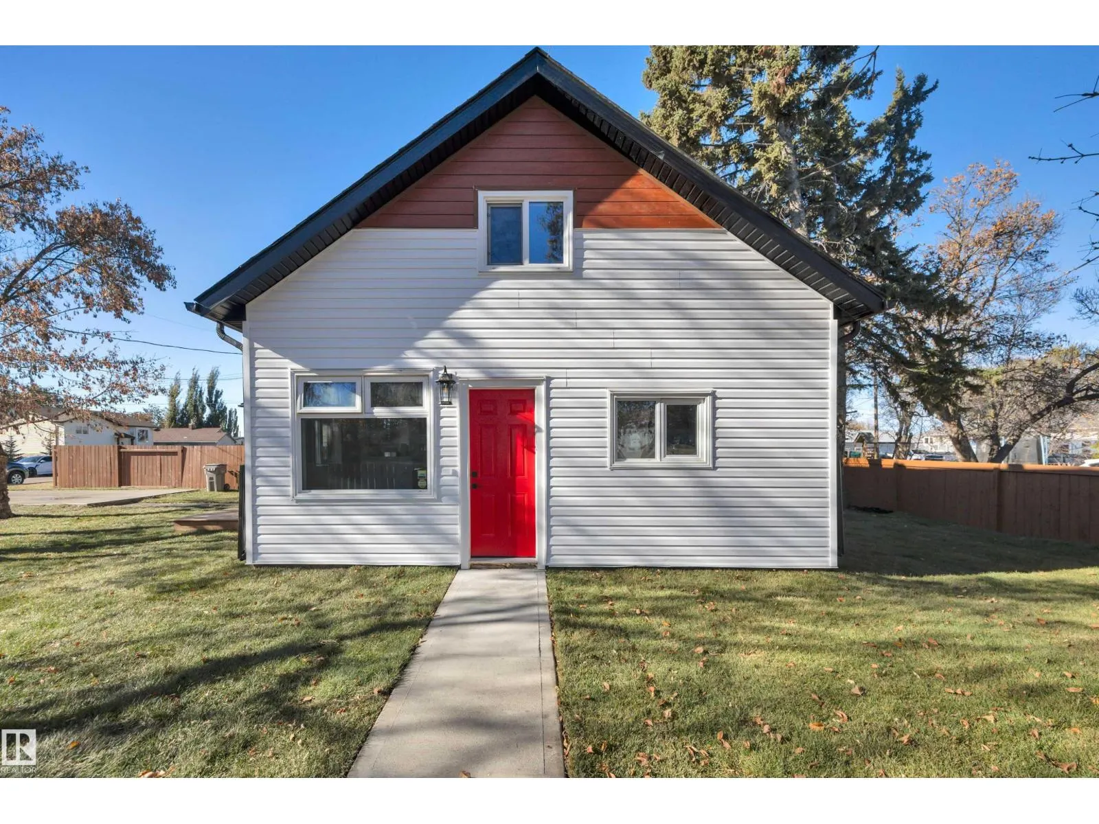 5004 45th AV