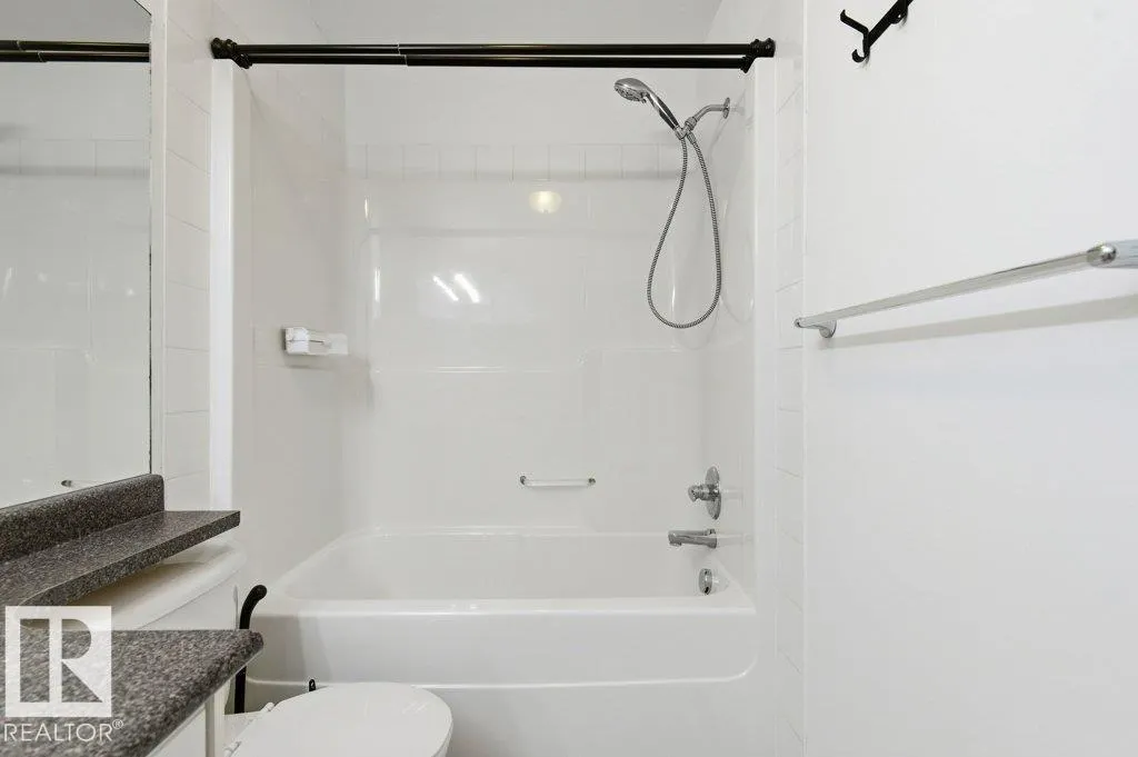 #40 2505 42 ST NW