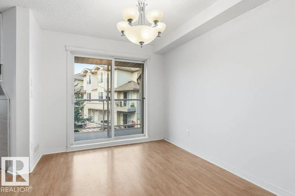 #40 2505 42 ST NW