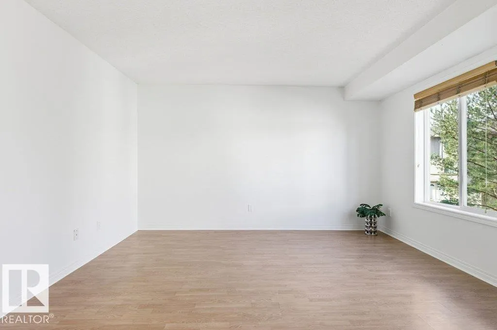 #40 2505 42 ST NW