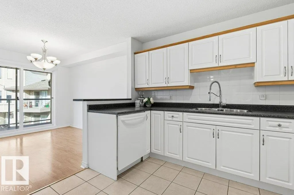 #40 2505 42 ST NW