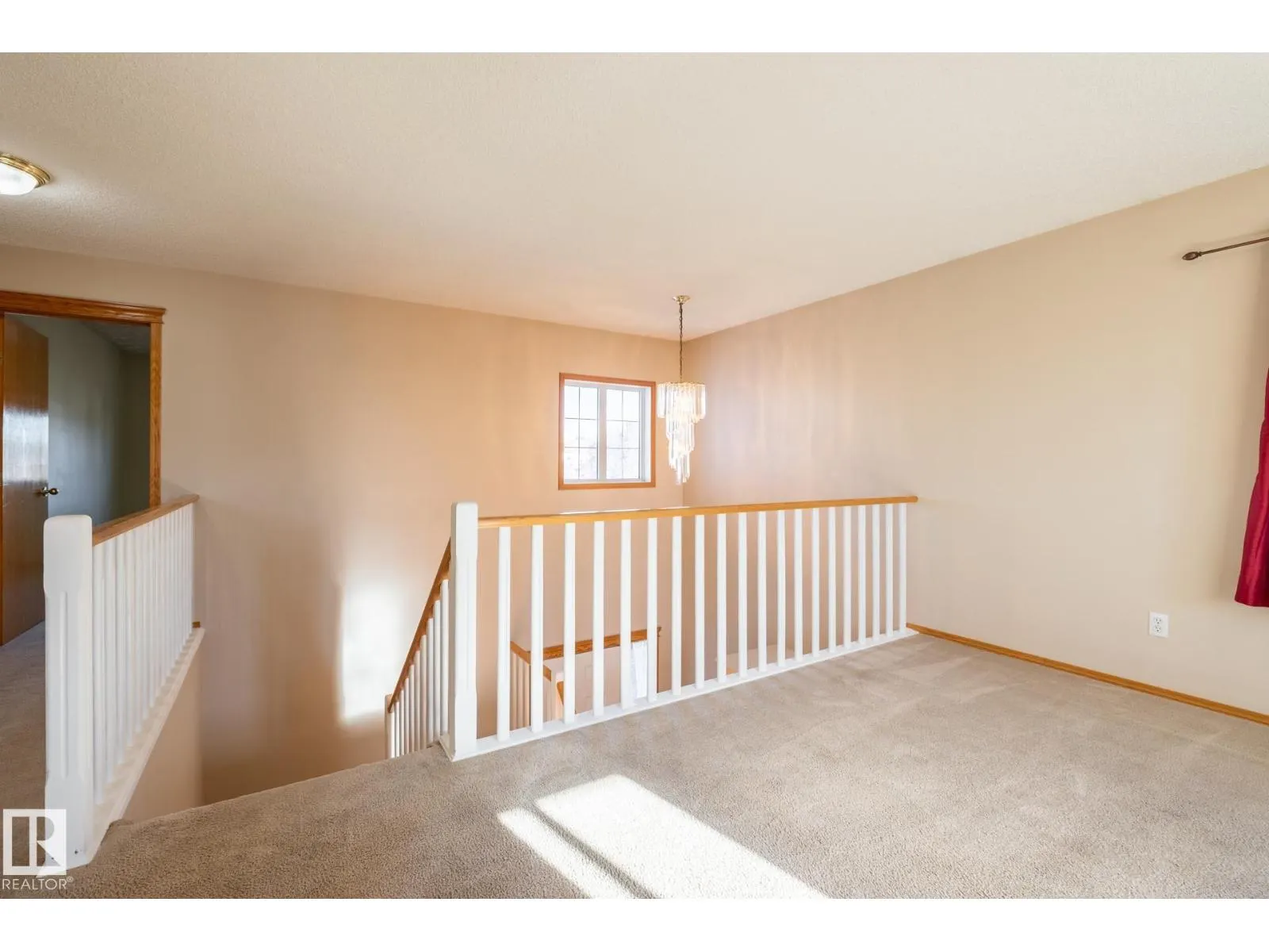 9813 180 AV NW