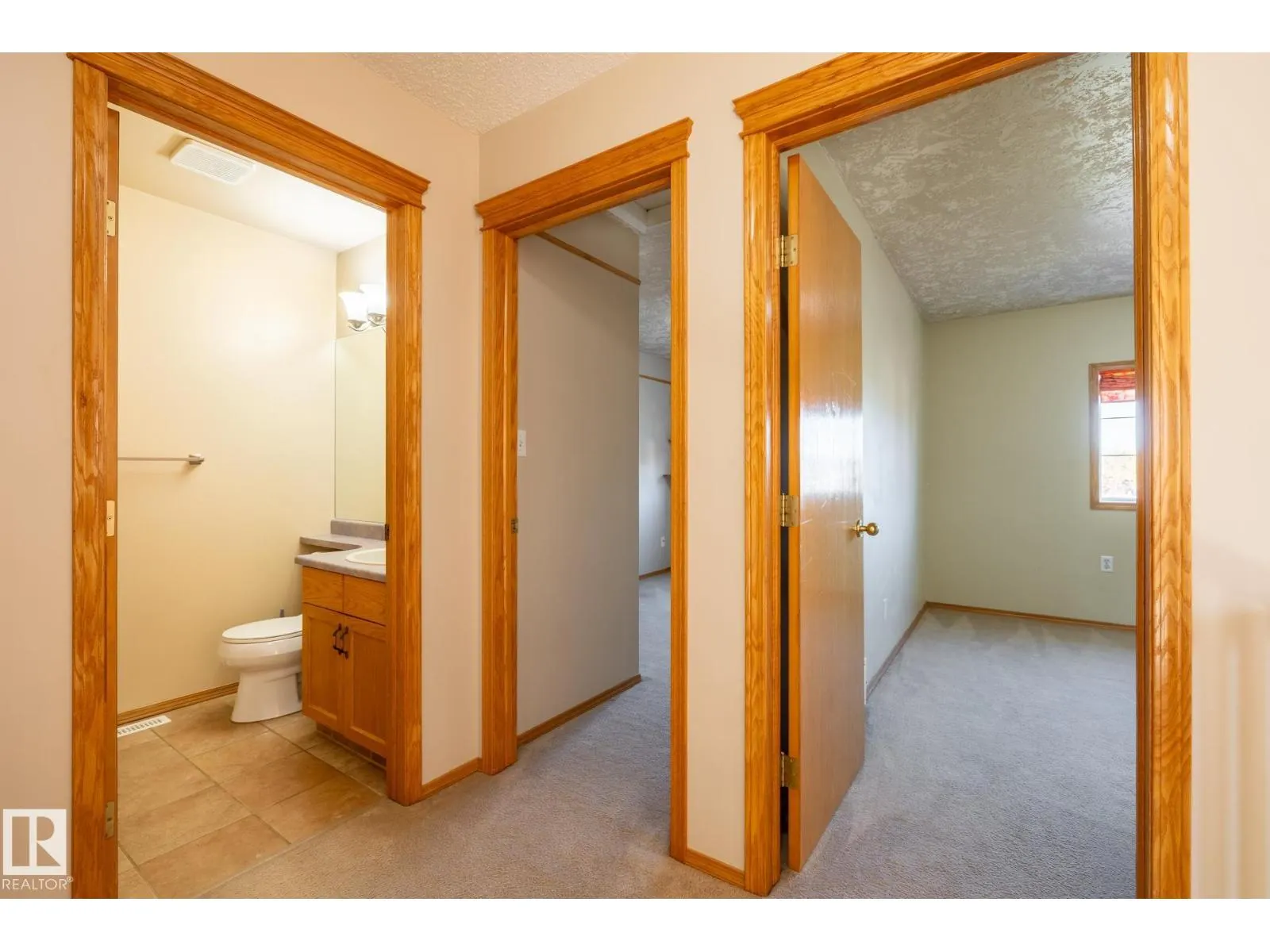 9813 180 AV NW