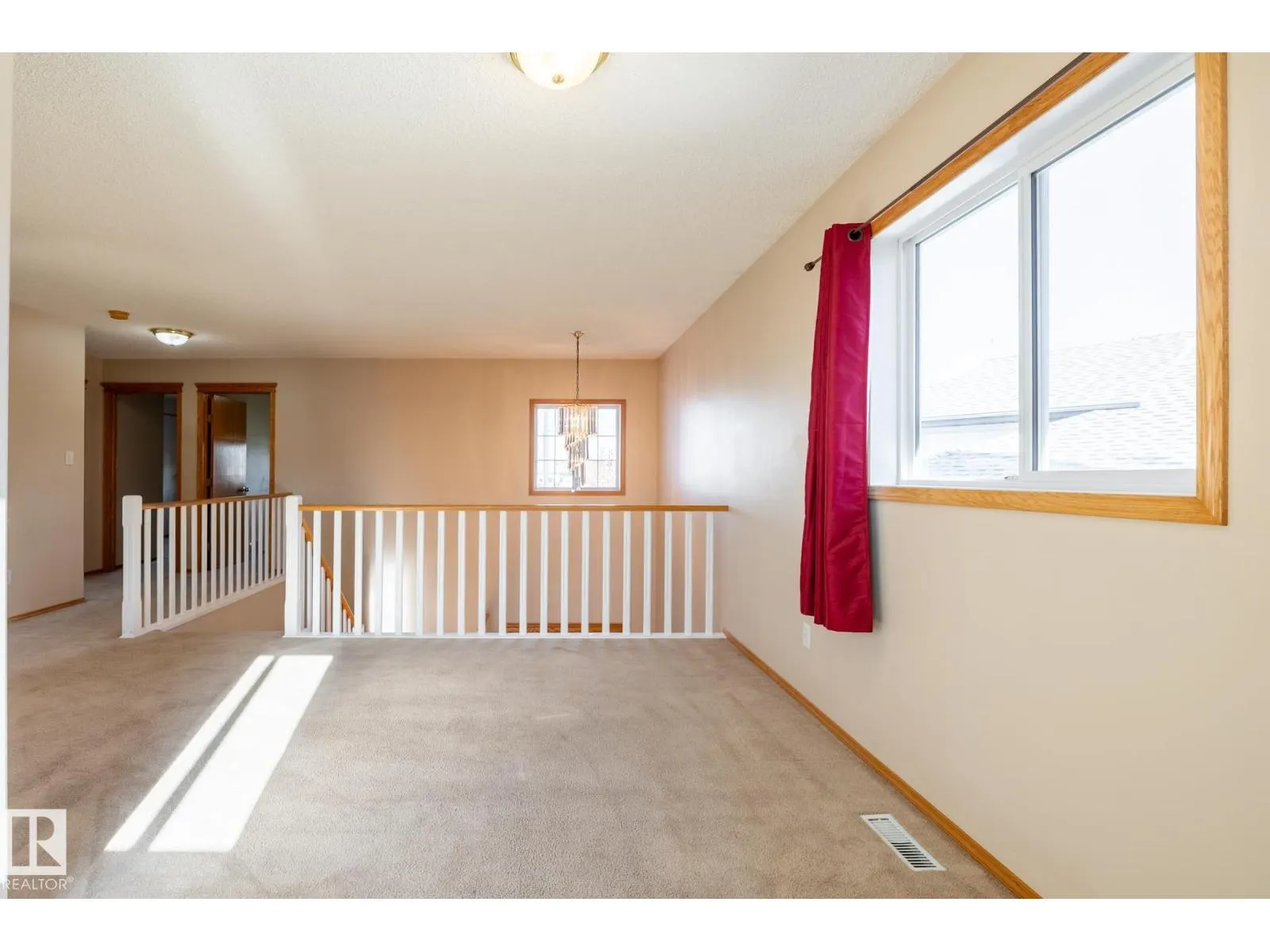 9813 180 AV NW