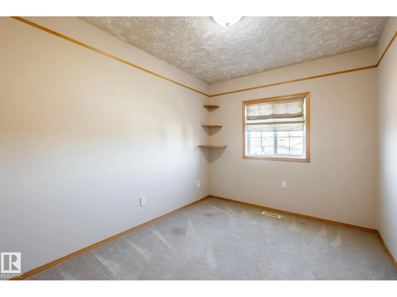 9813 180 AV NW