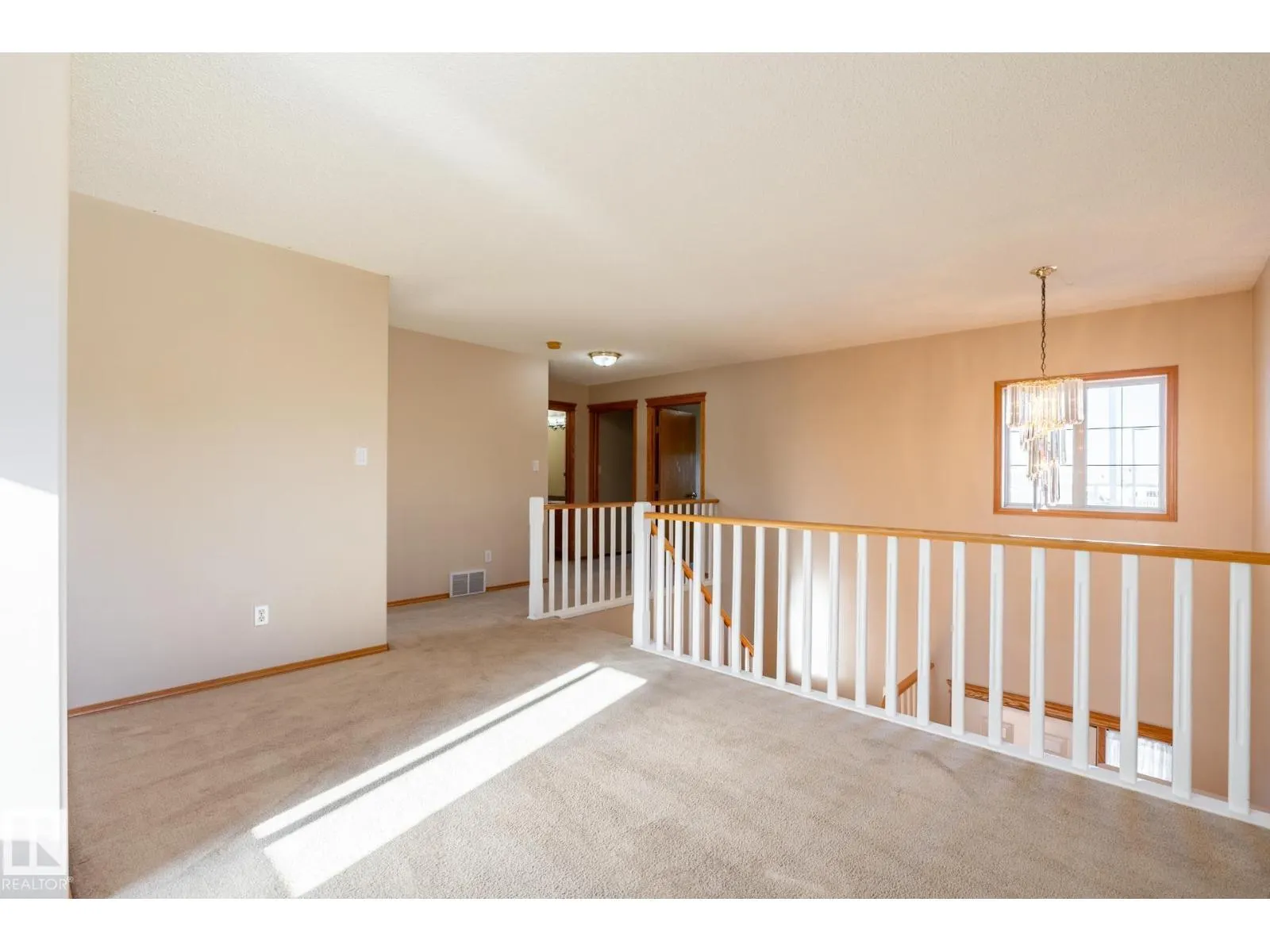 9813 180 AV NW