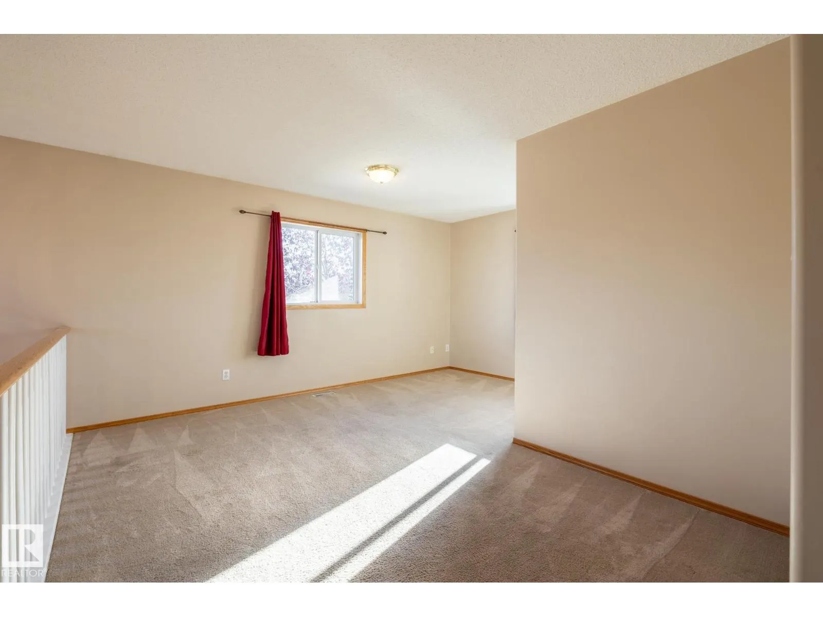 9813 180 AV NW