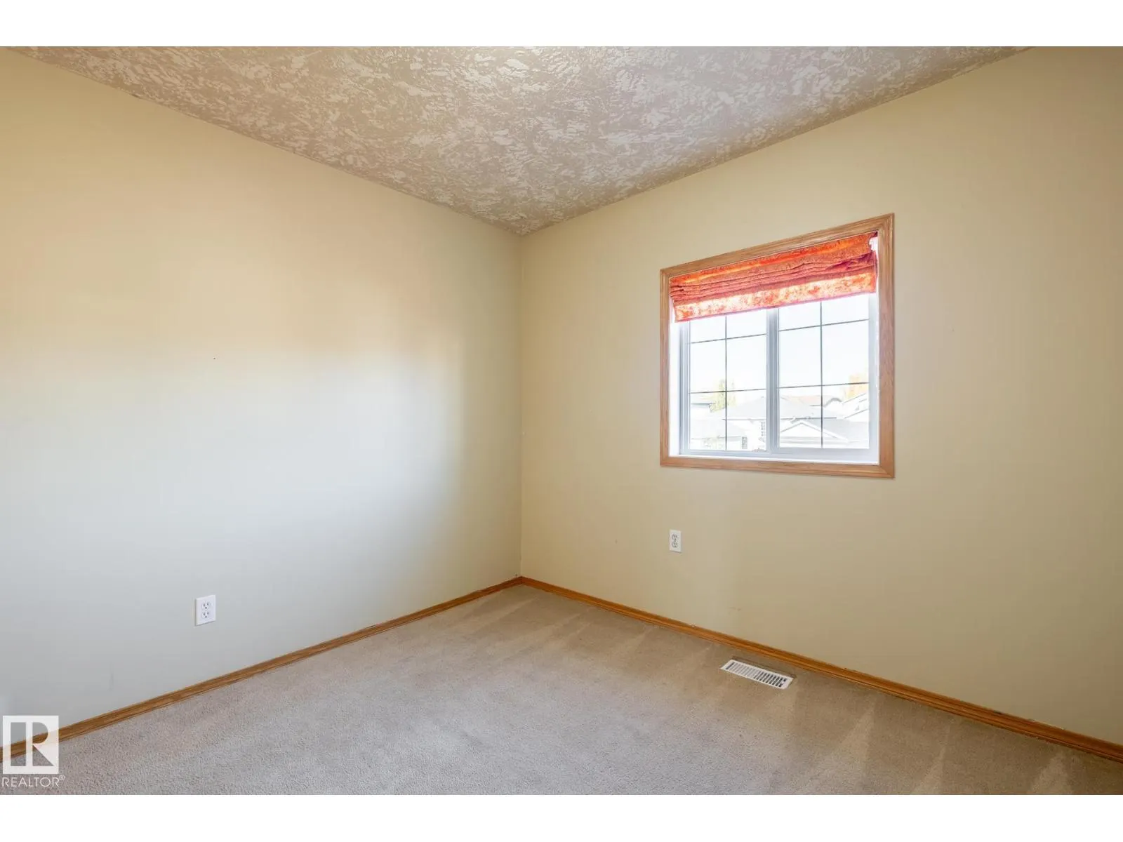 9813 180 AV NW