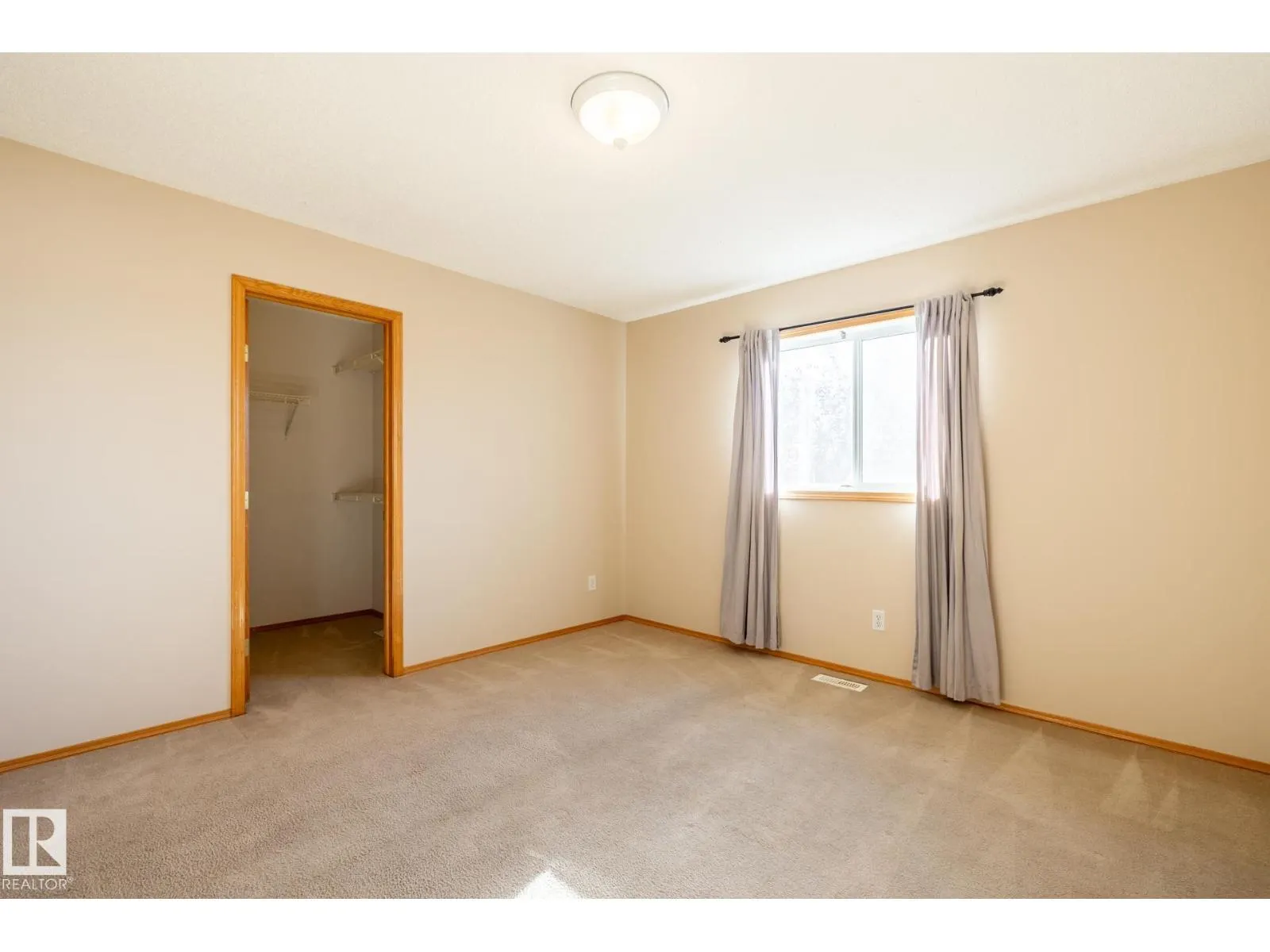 9813 180 AV NW