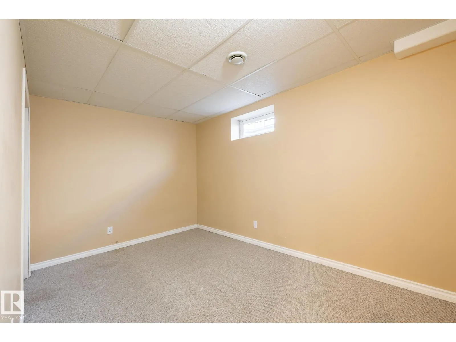 9813 180 AV NW