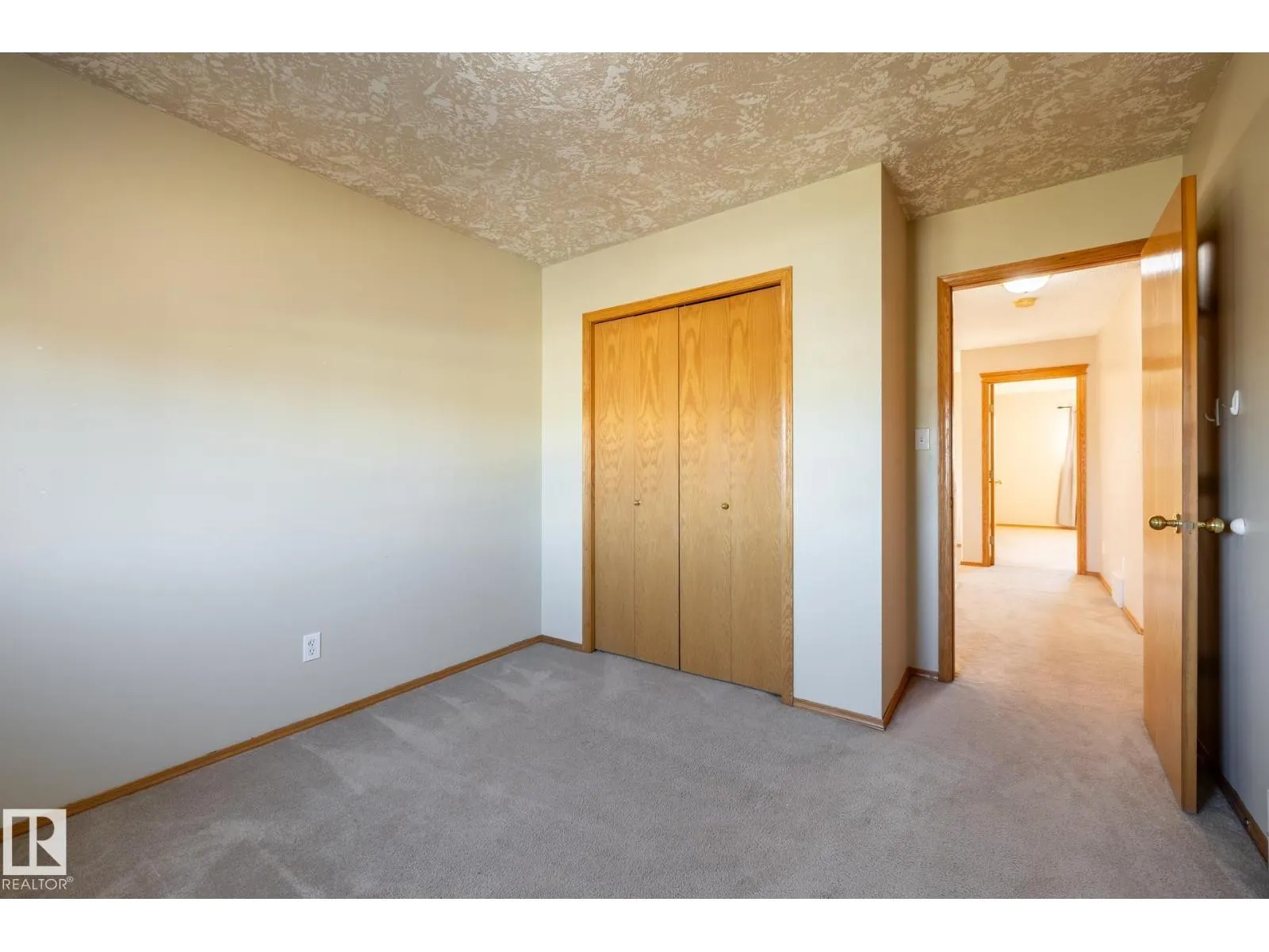 9813 180 AV NW