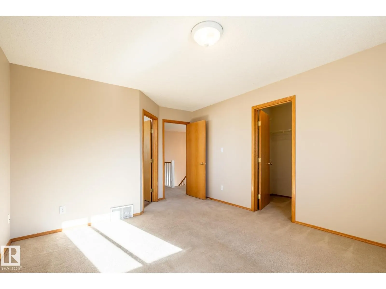 9813 180 AV NW