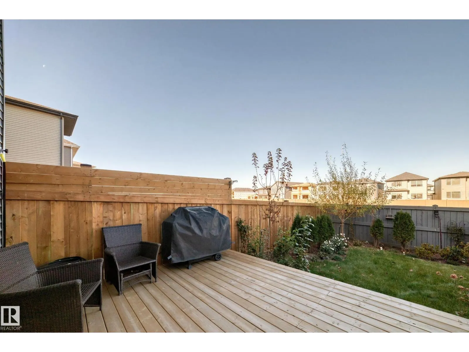 15836 29 AV SW