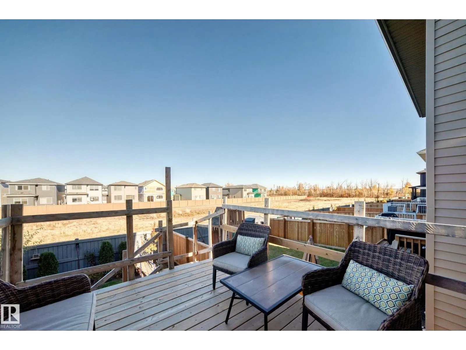 15836 29 AV SW