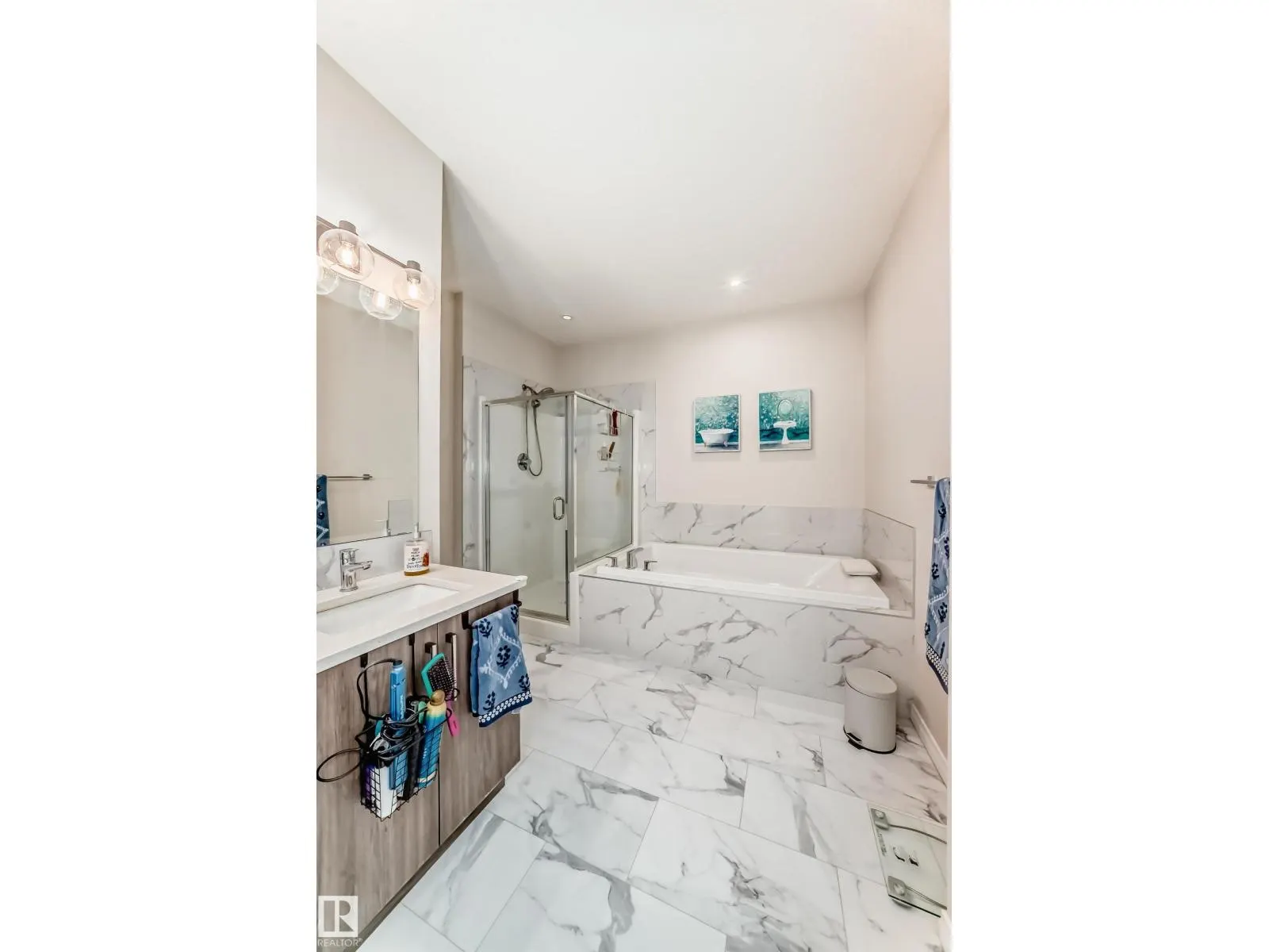 15836 29 AV SW