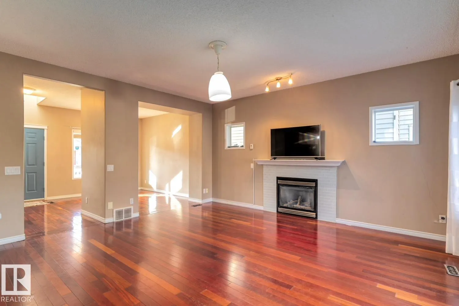 9923 88 ST NW