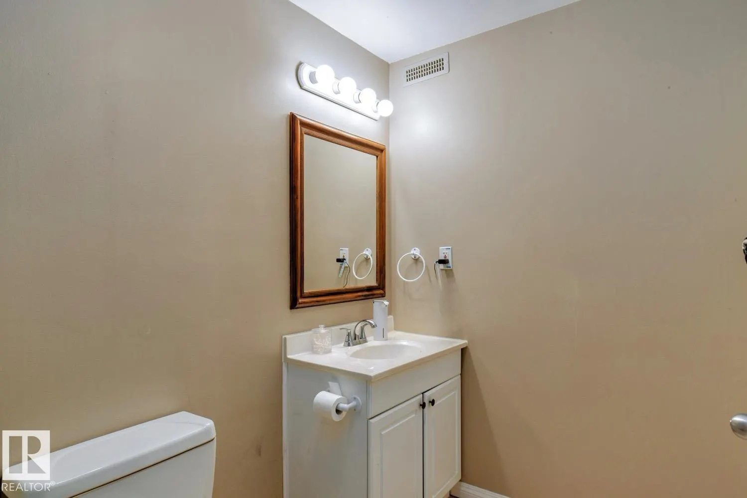 9923 88 ST NW